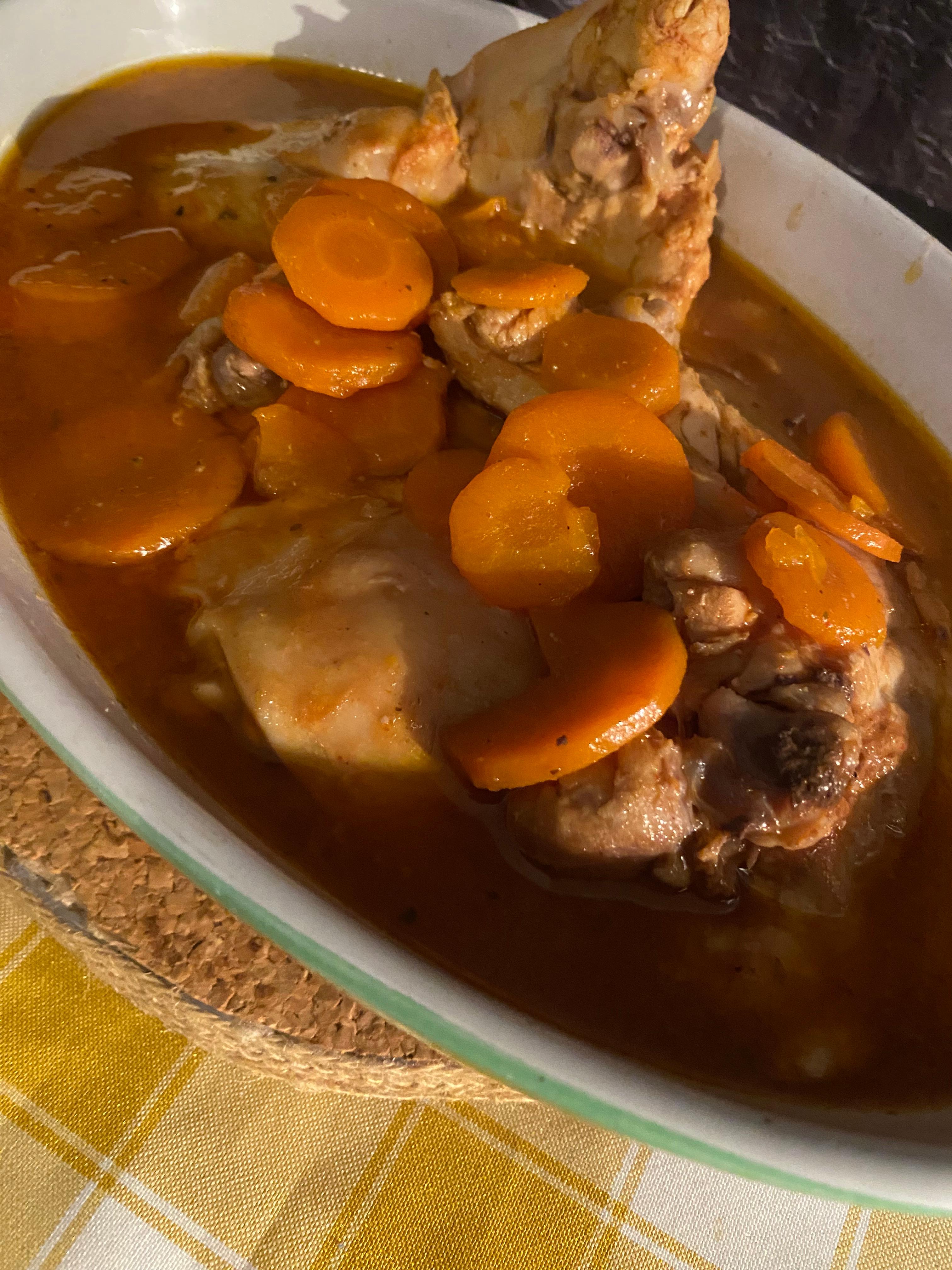 Frango estufado com cenoura