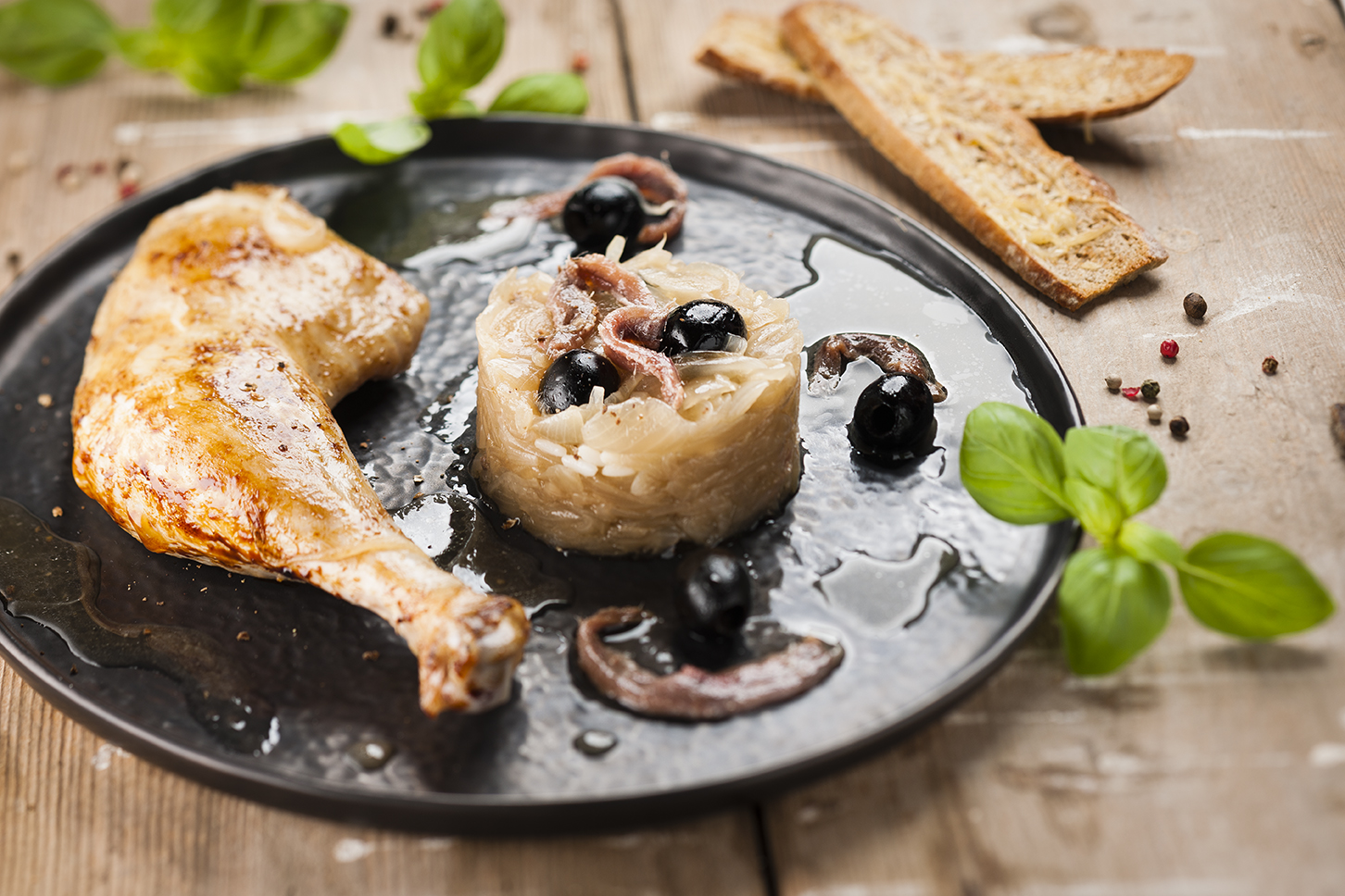 Pollo con salsa pissaladière