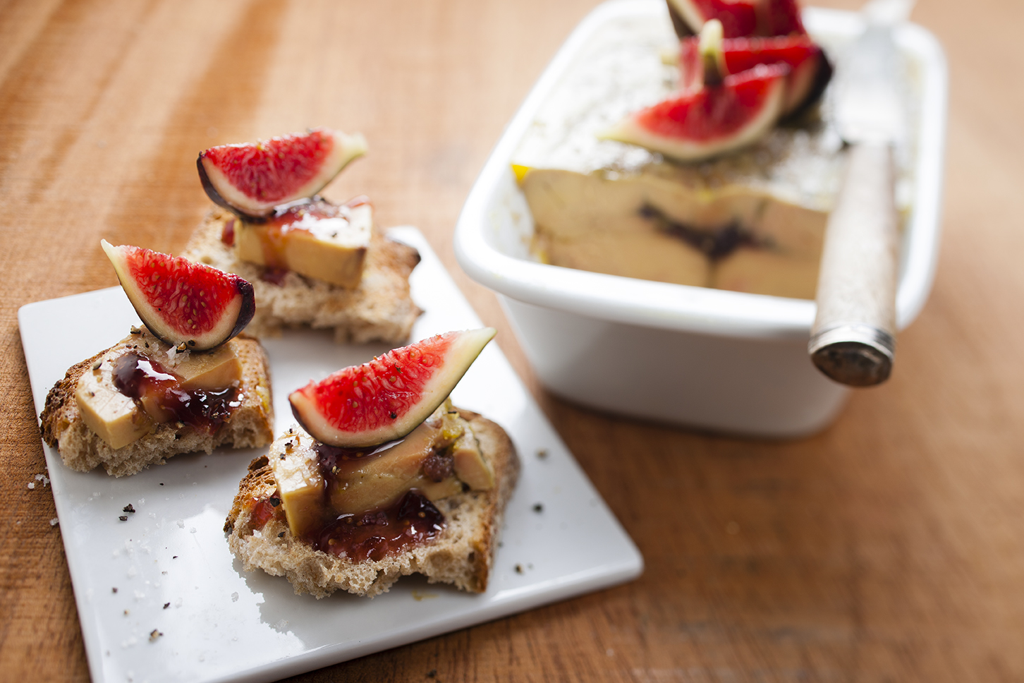 Foie gras con higo confitado