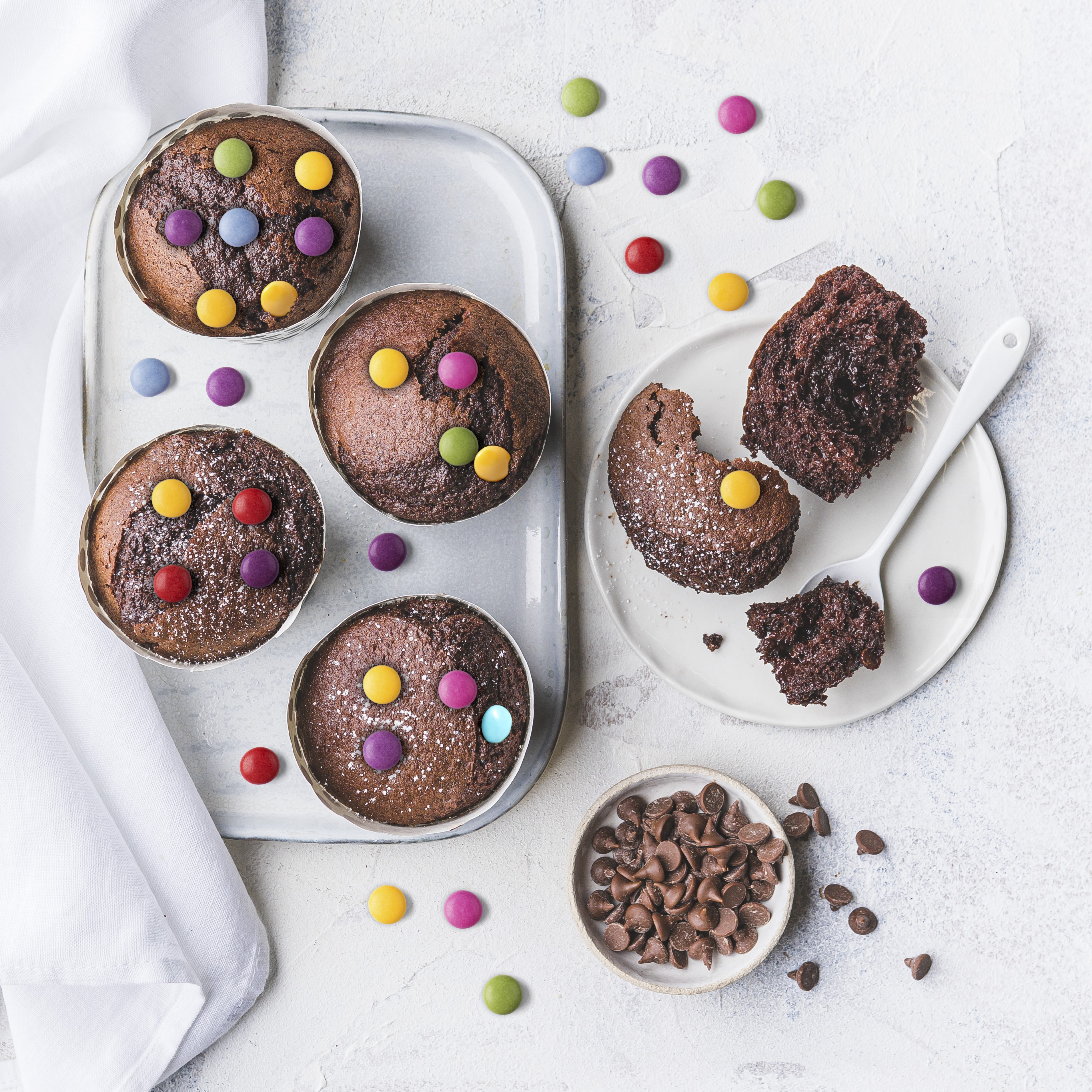 Kleine Schokoladenkuchen mit flüssigem Kern