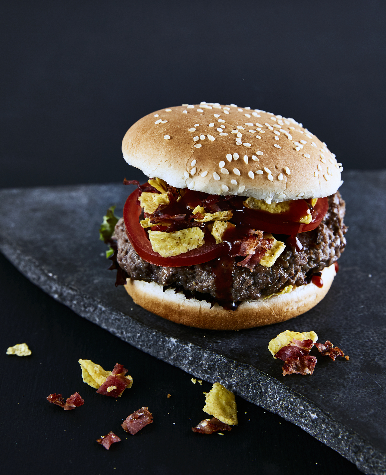 Hamburguesas rellenas de nachos y beicon