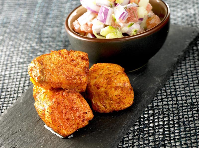 Tandoori-Lachs und erfrischende Raita