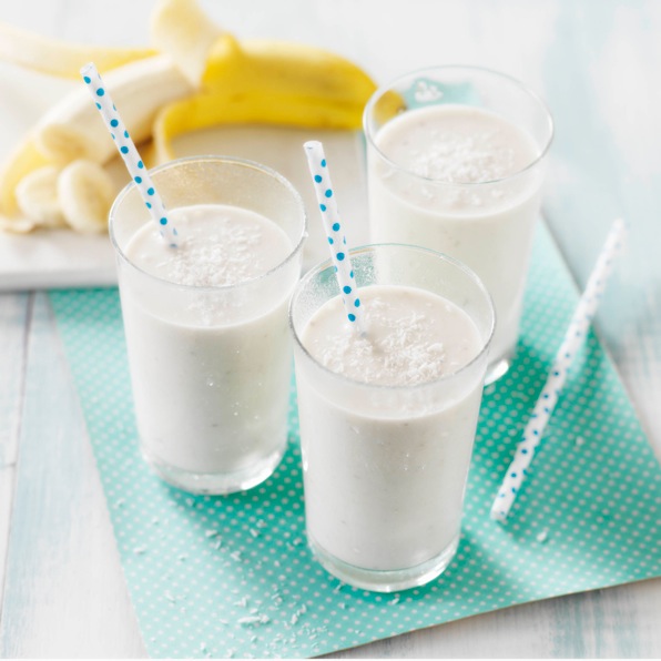 Batido de banana e leite de coco