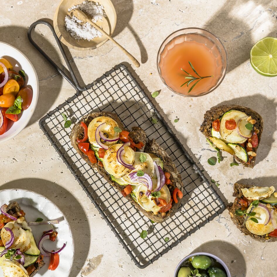 Bruschetta met geitenkaas en courgette