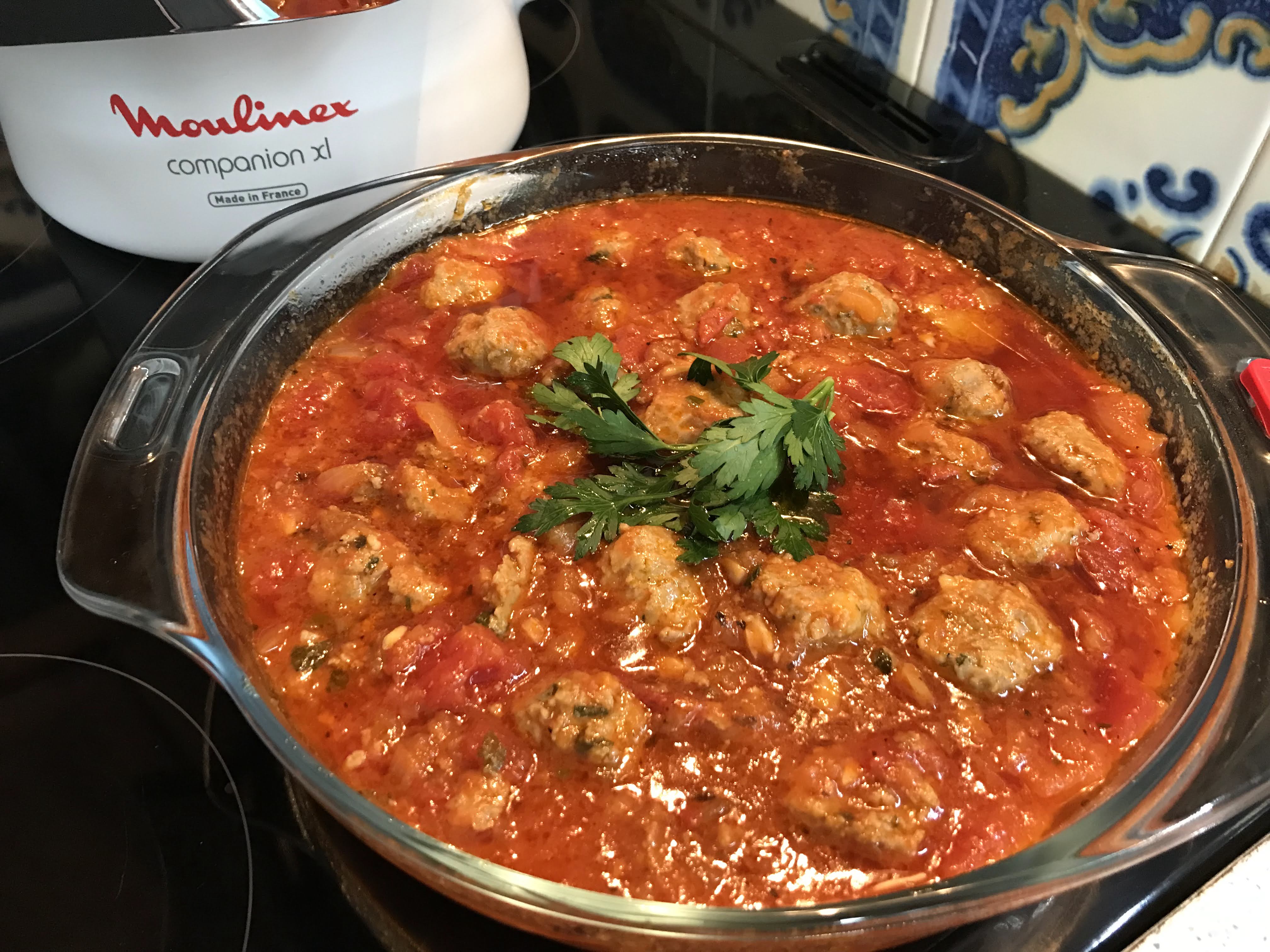 Almôndegas com Molho de Tomate