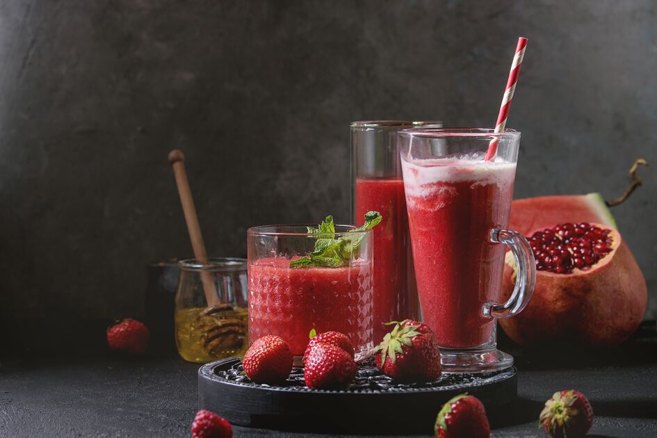 Anti-ageing smoothie met aardbeien en granaatappel