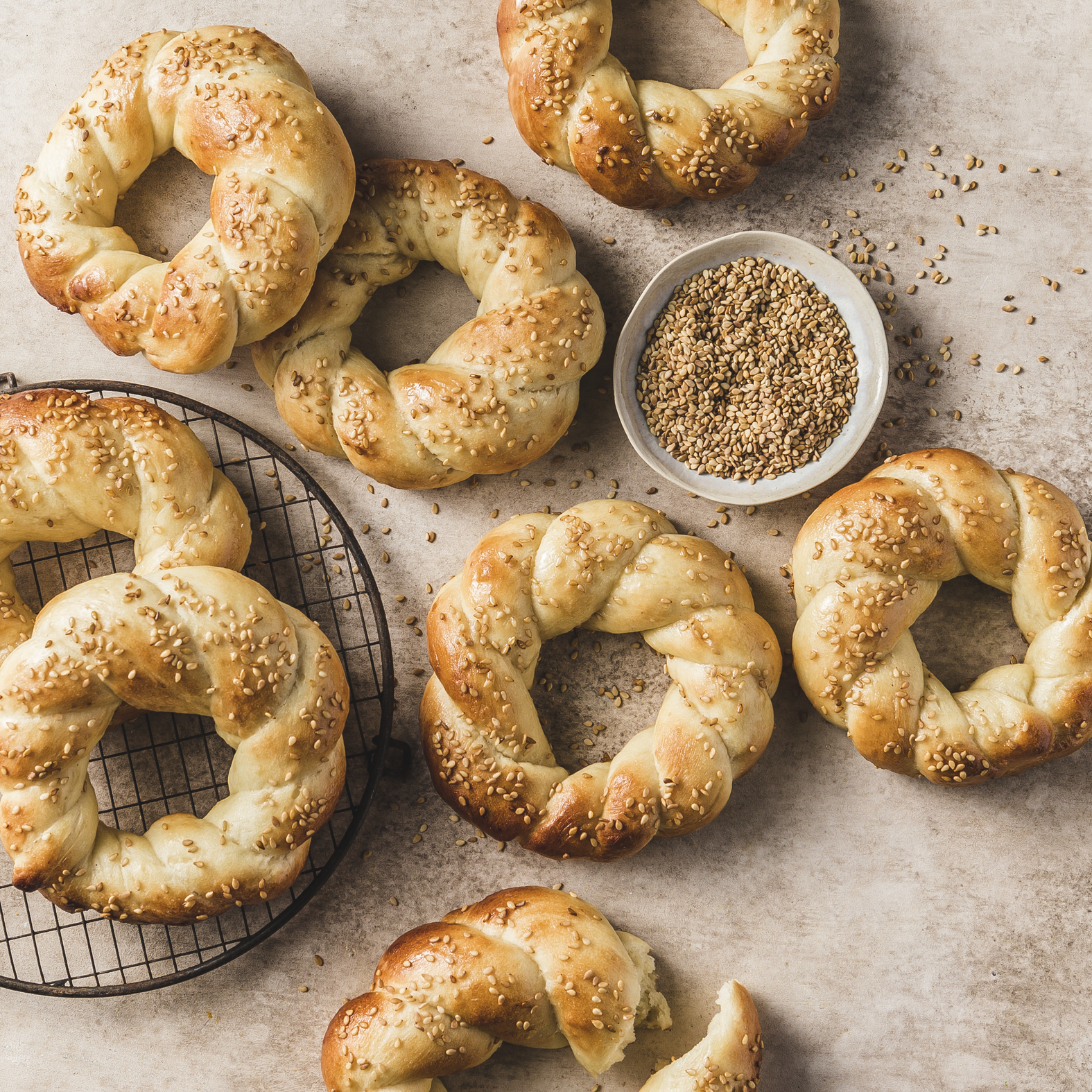 Simit (pan turco de sésamo)