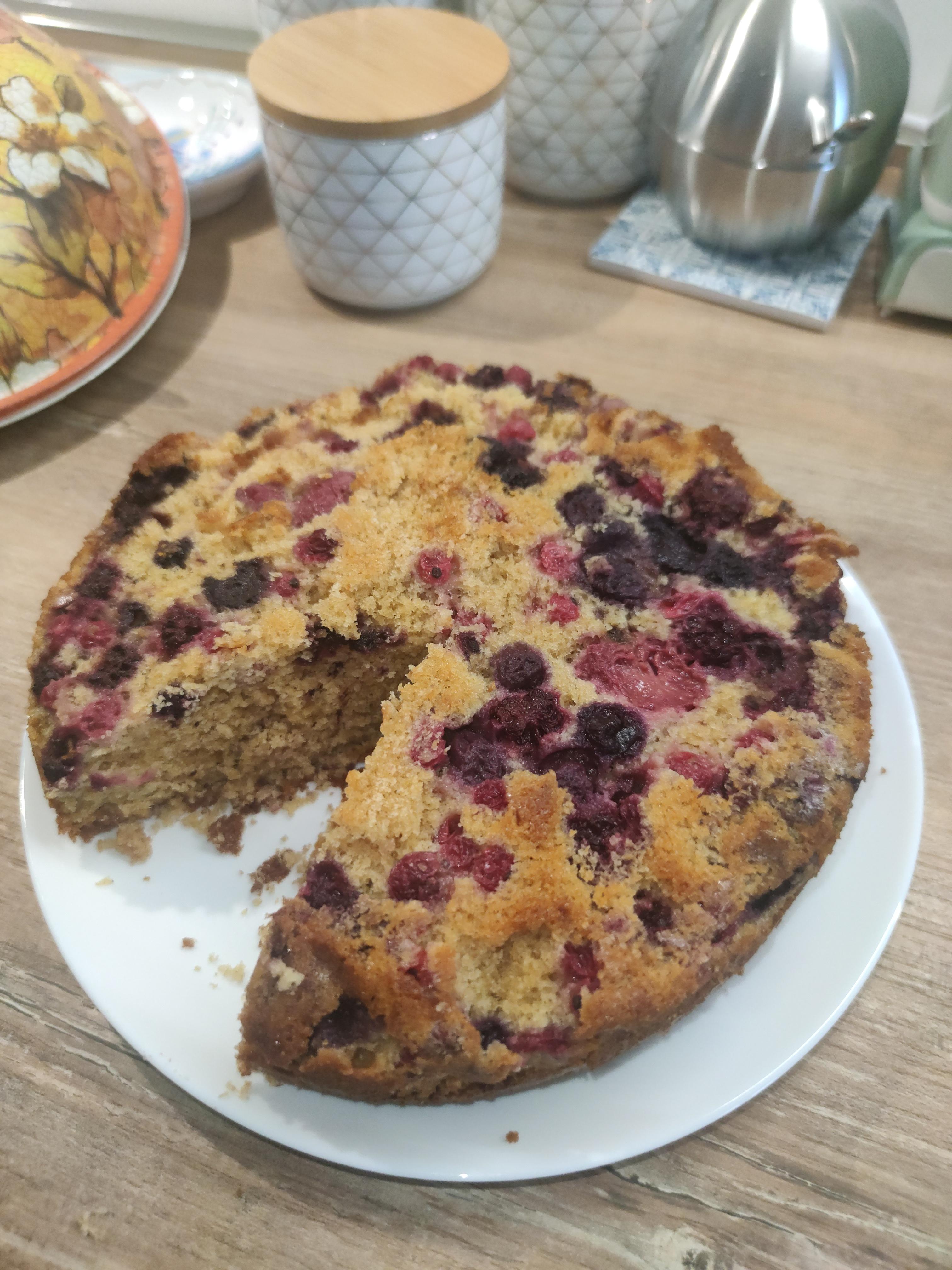 Torta yogurt e frutti di bosco