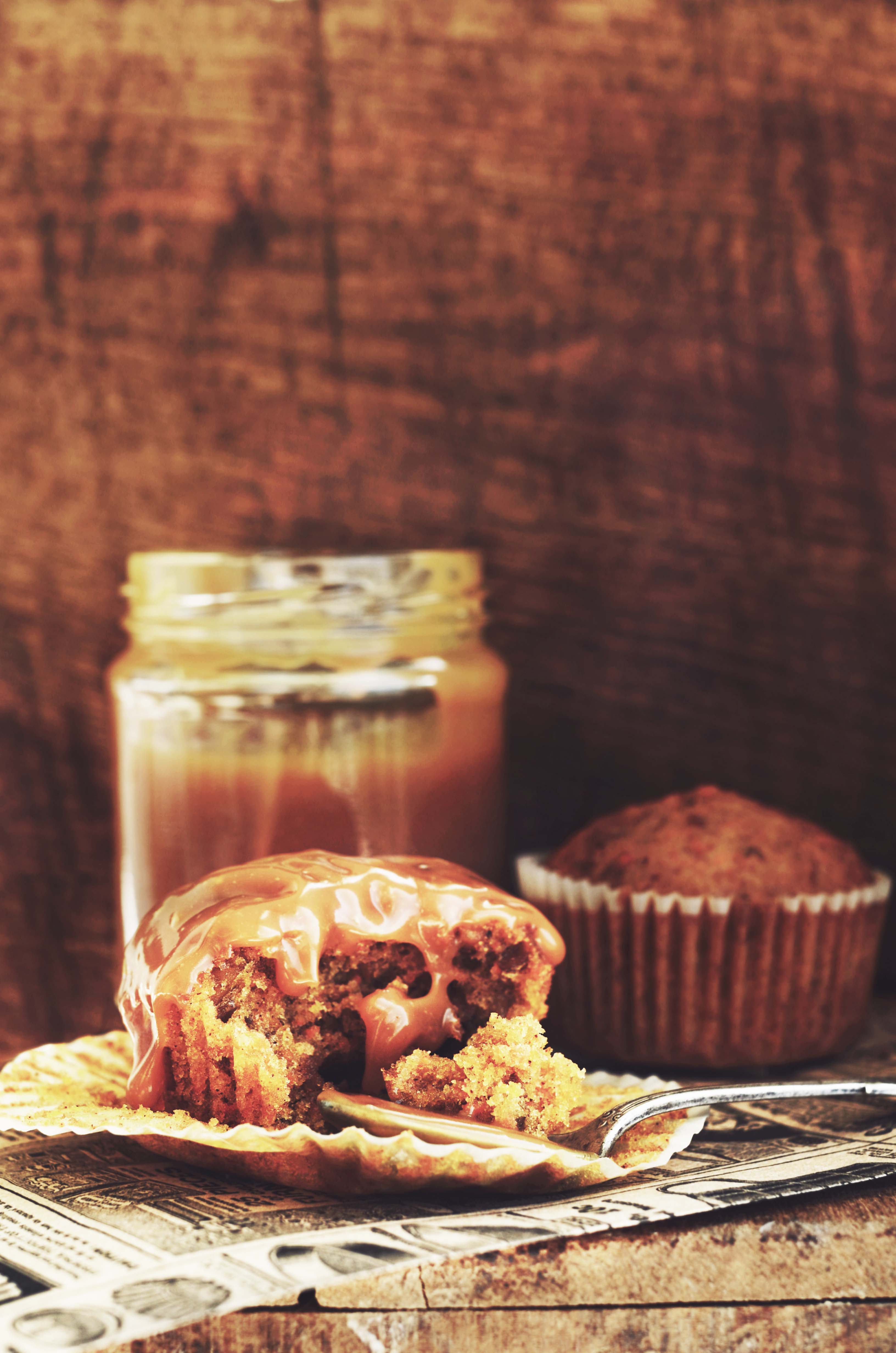 Bananen- und Dulce de leche Küchlein mit geschmolzener Mitte