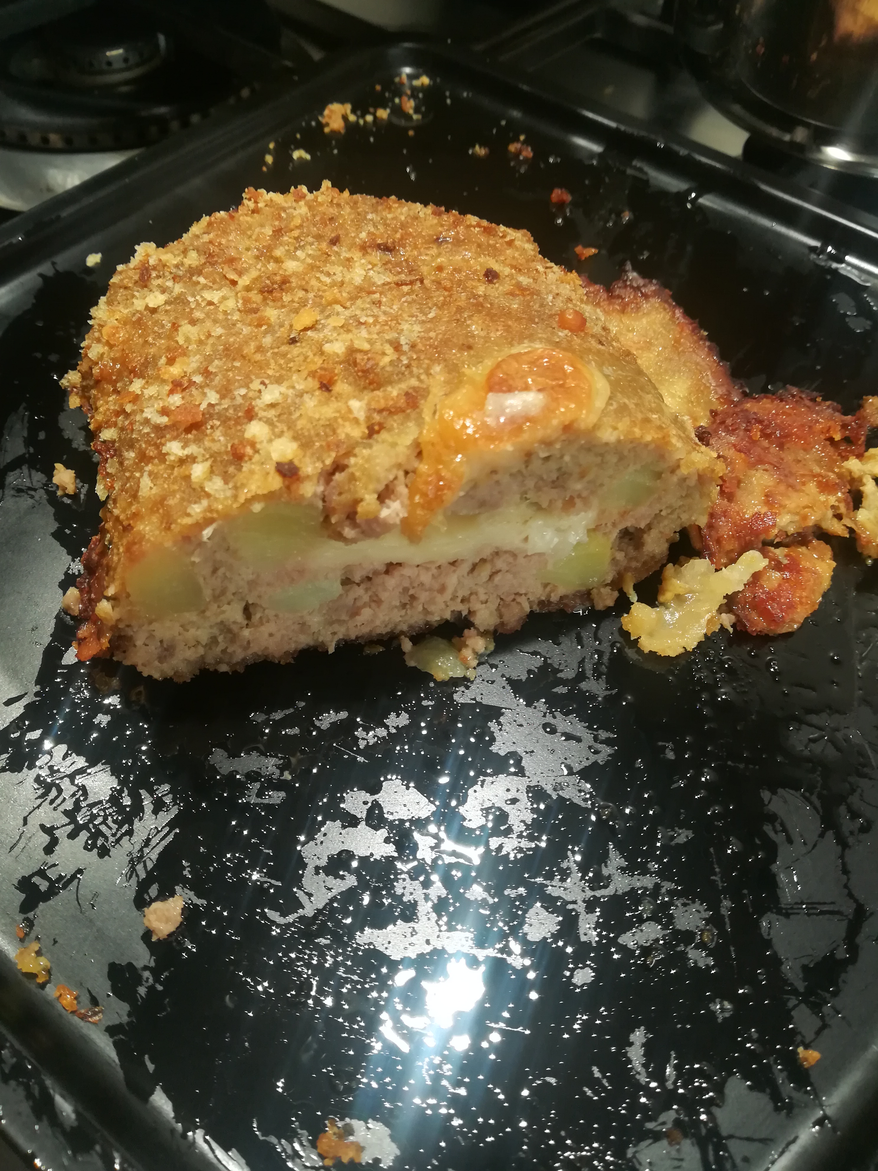 Polpettone patate e salsiccia con cuore filante