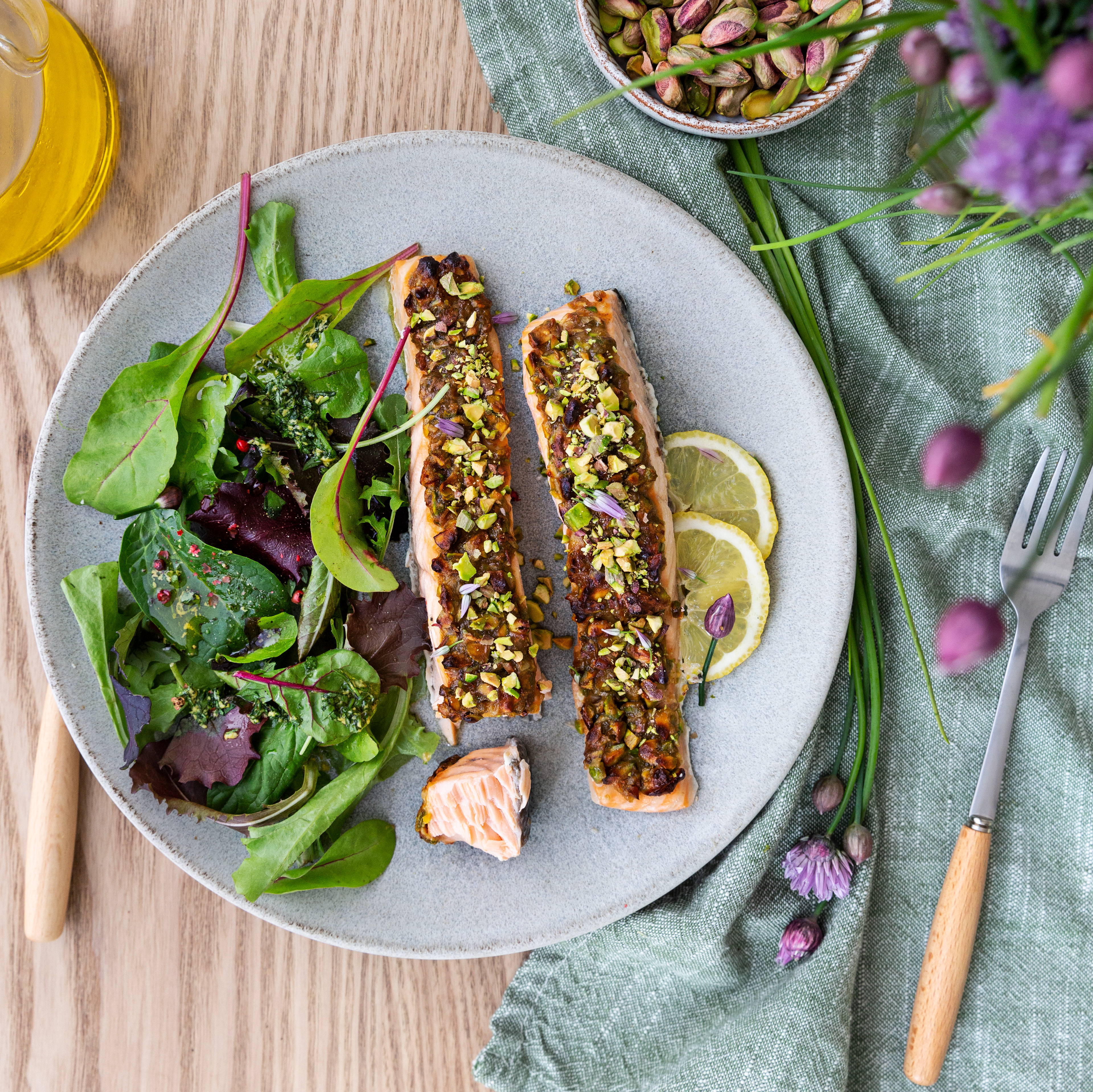 Salmão com crosta de pistacho
