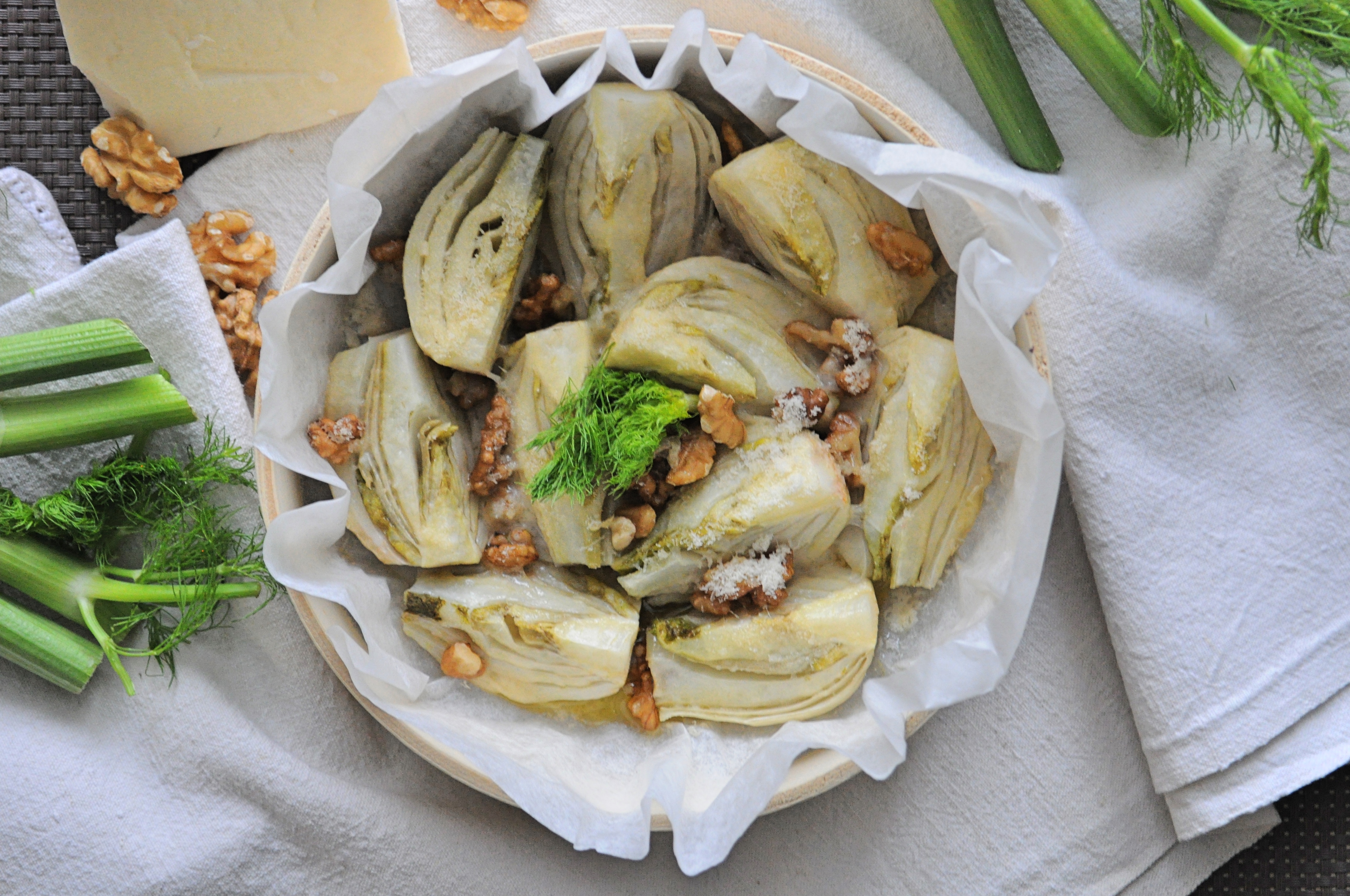 Finocchio noci e formaggio