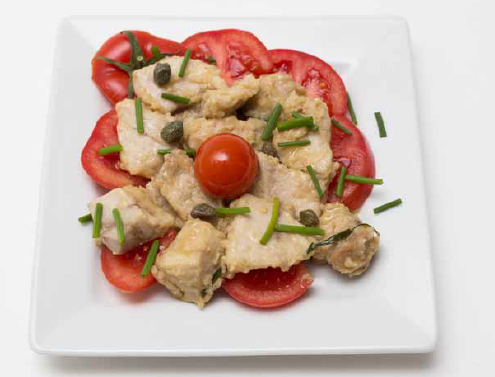 Pesce spada con capperi e pomodori