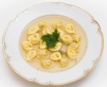 Cappelletti in brodo