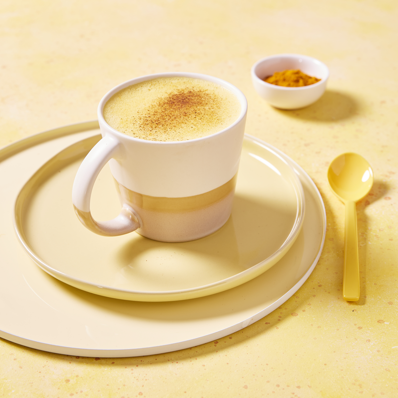 Latte dorado con leche de avena