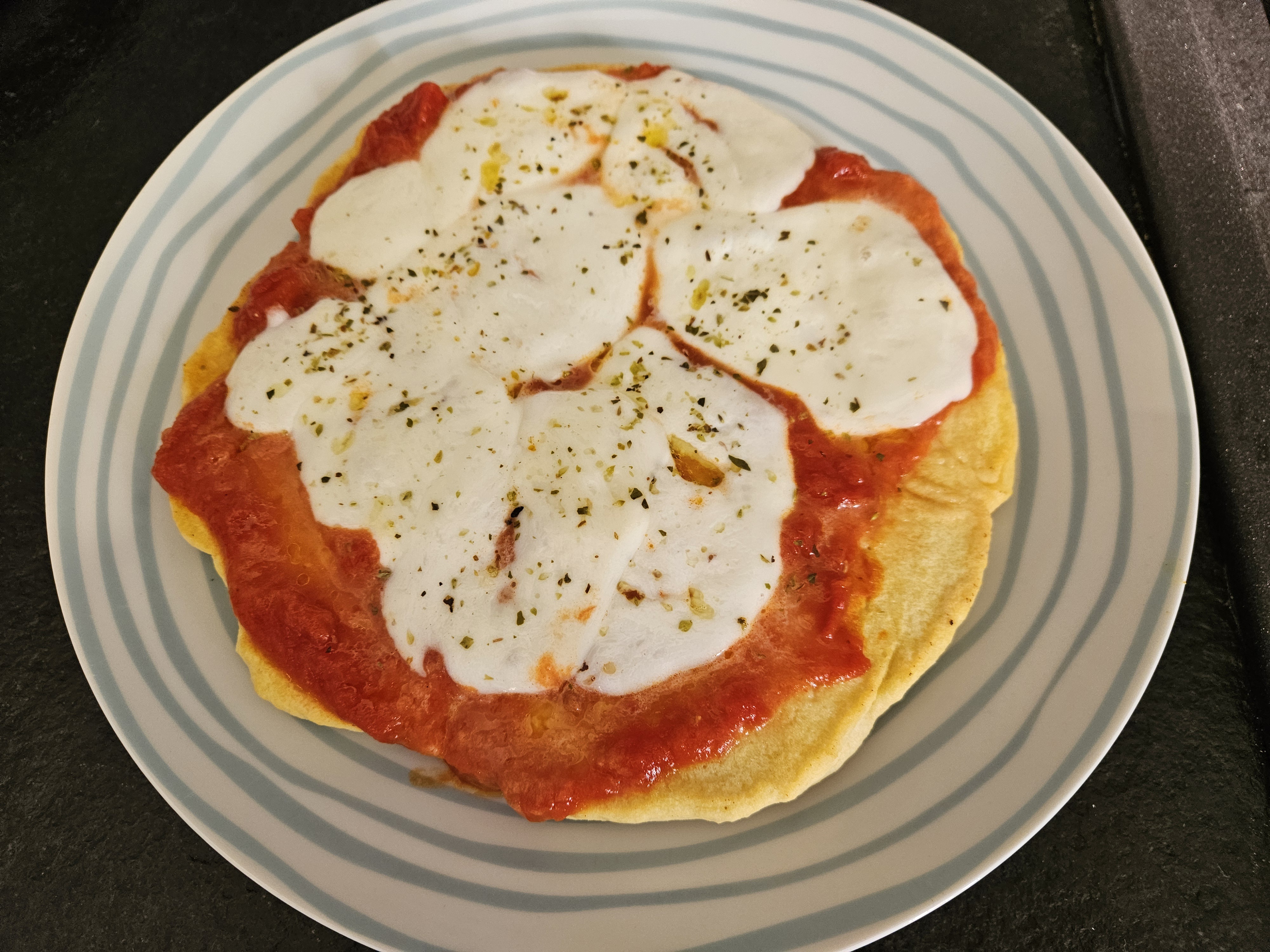 Pizza di farina di ceci