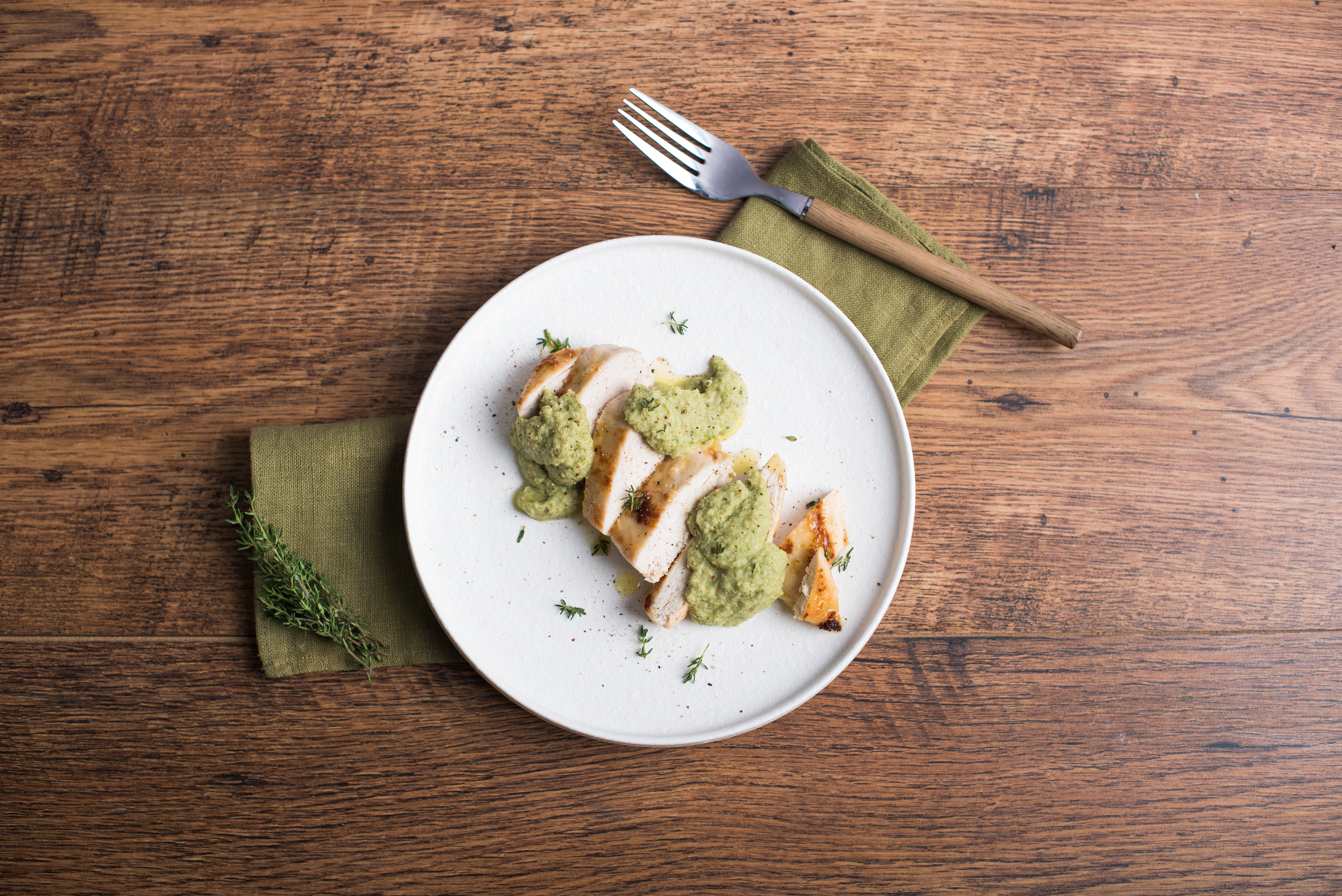 Pollo alla crema di carciofi e timo