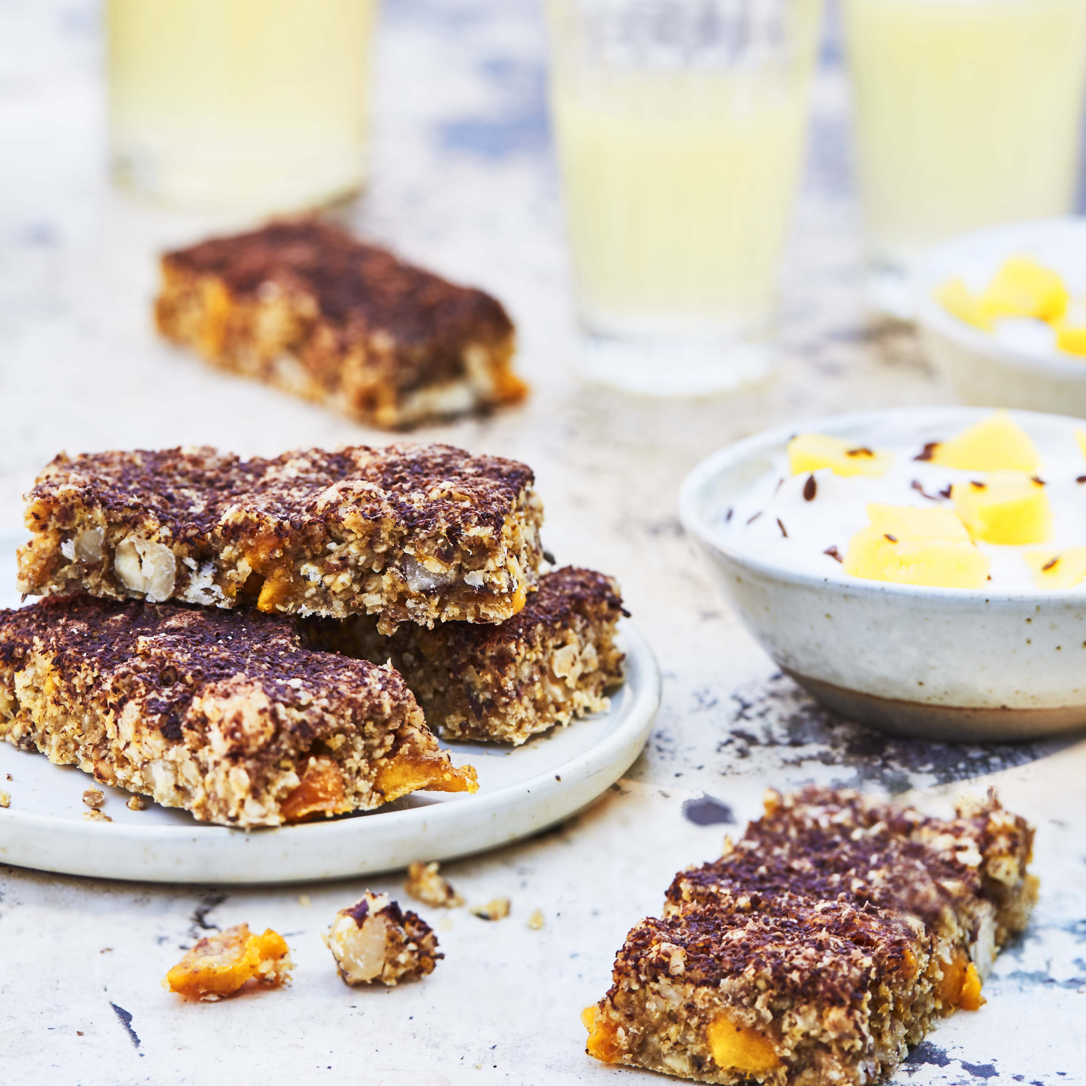 Graanrepen met mango en hazelnoten
