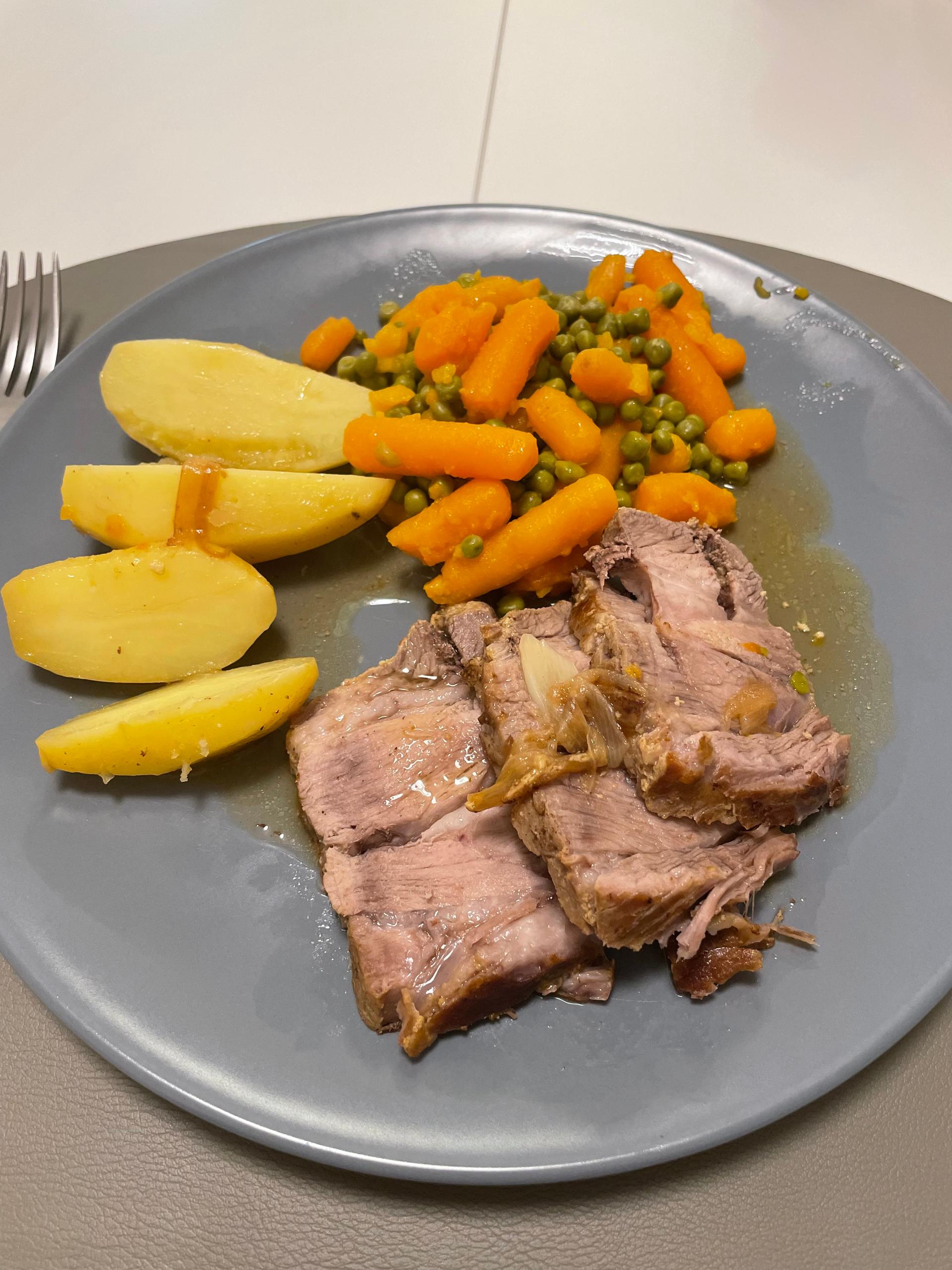 Pommes Roti Petites pommes de terre croustillantes, sauce à l’ail rôti - Recette ...