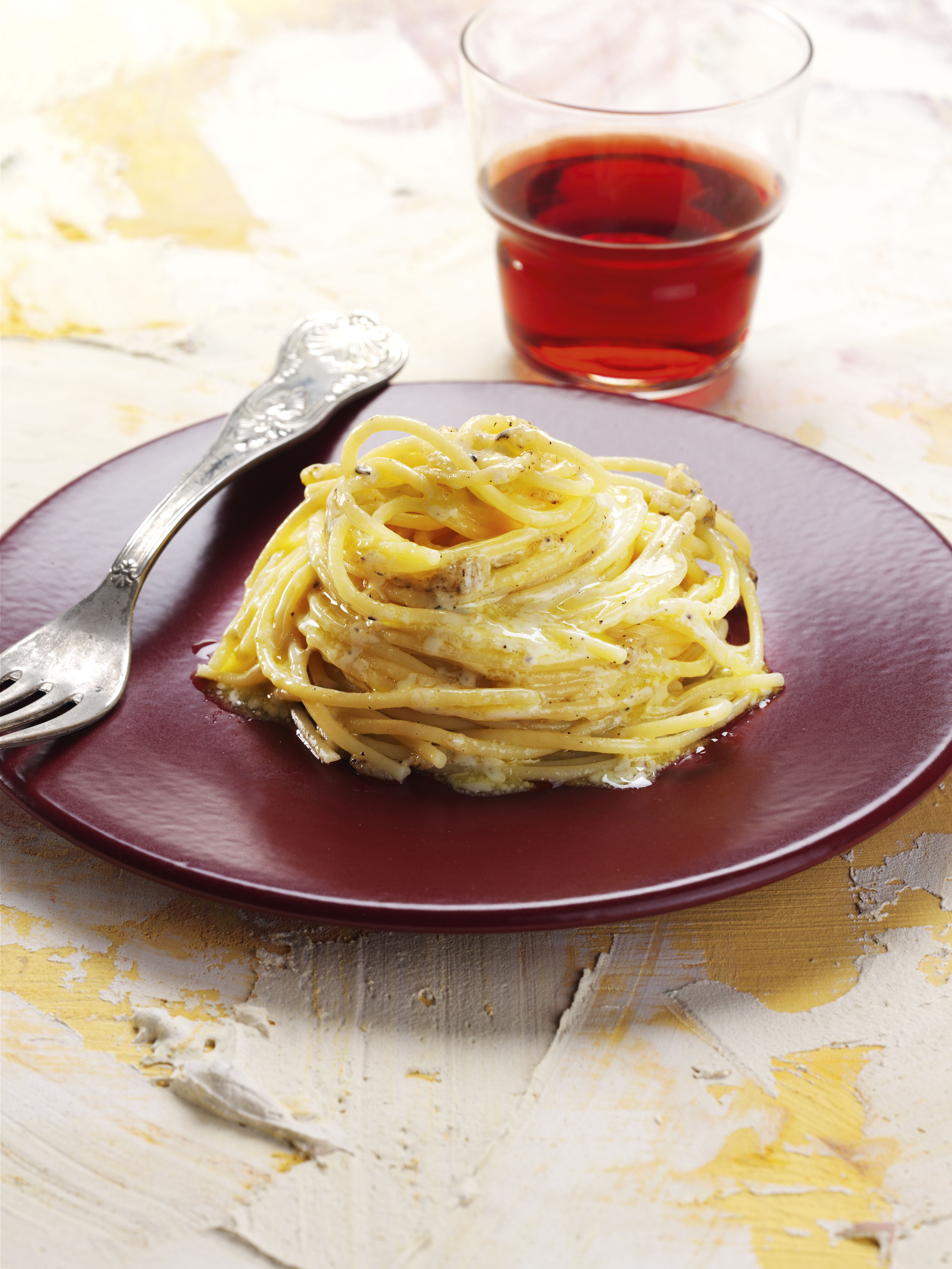 Pasta con formaggio e peperoni