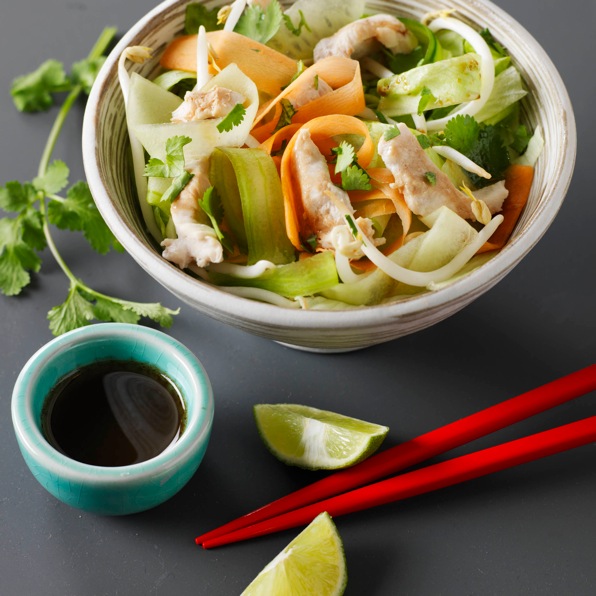 Ensalada de pollo asiática
