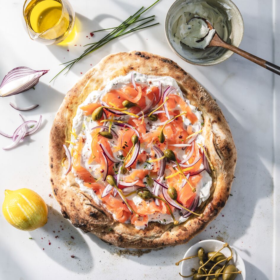 Pizza met zalm en roomkaas