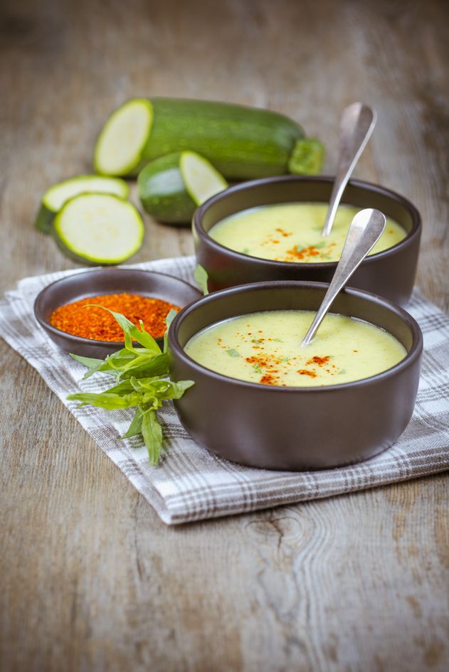 Sopa de calabacín con queso fresco