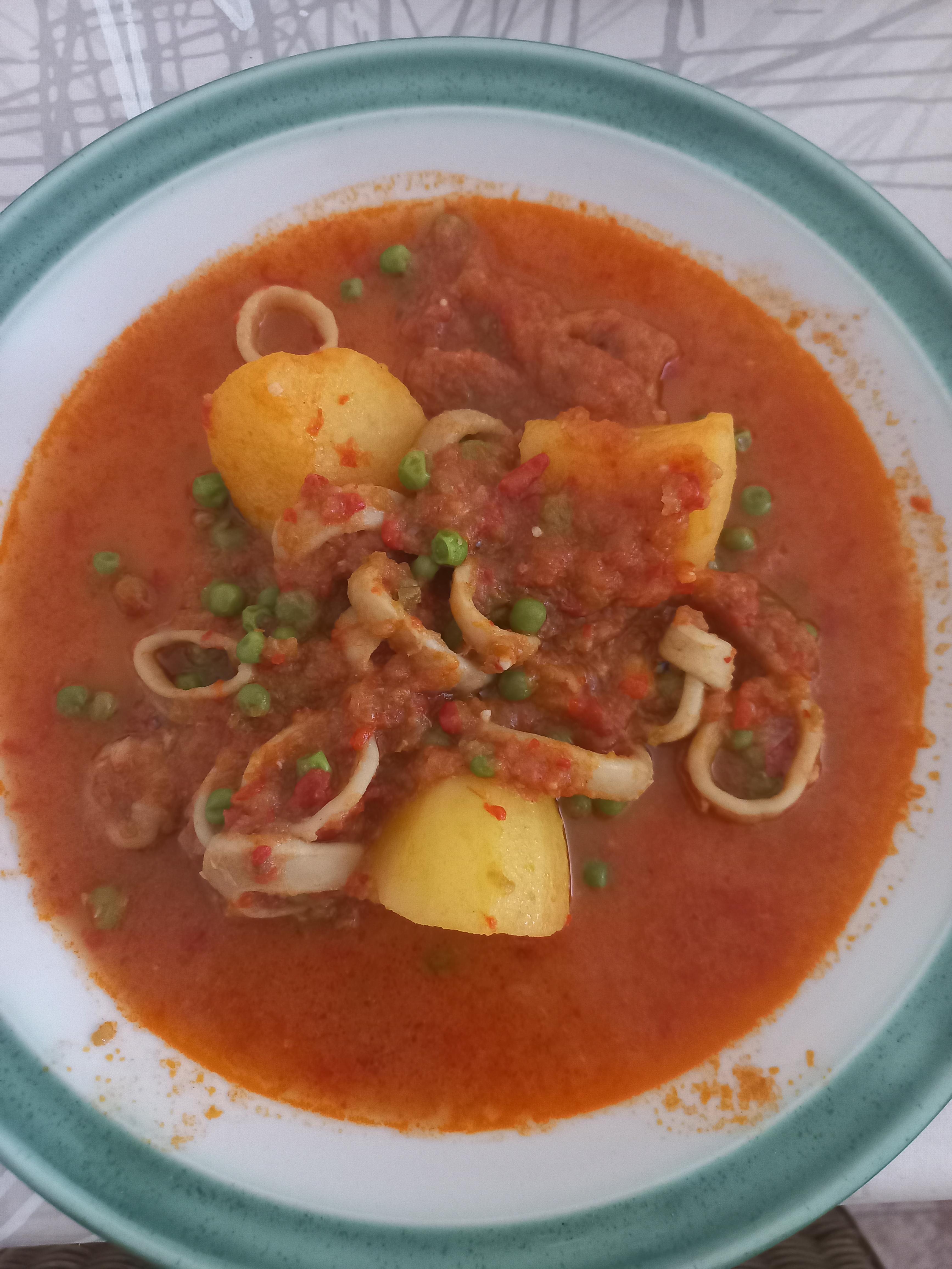 Calamares estofados con patatas