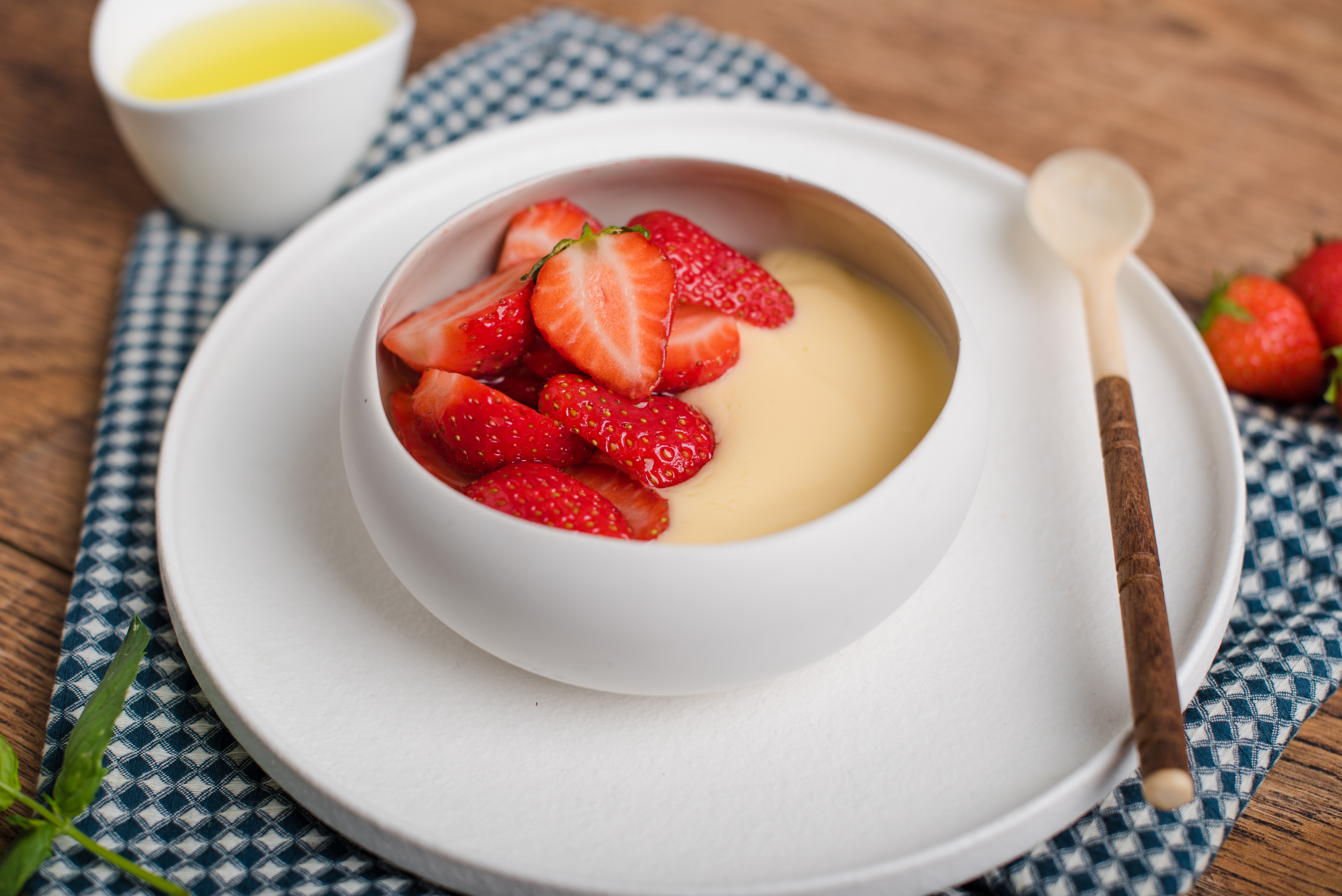 Crema di limone con fragole
