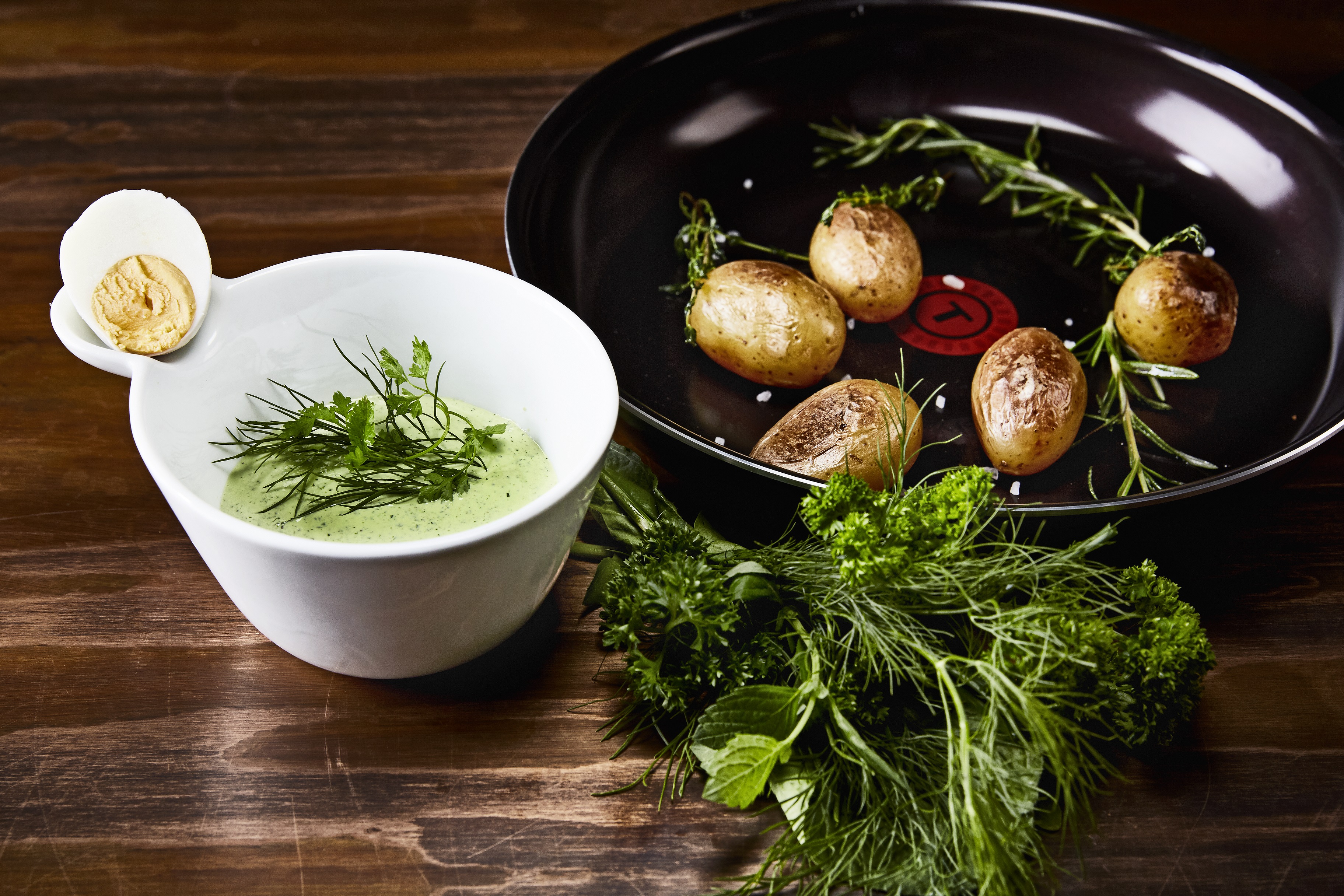 Grüne Soße mit knusprigen Drillingen