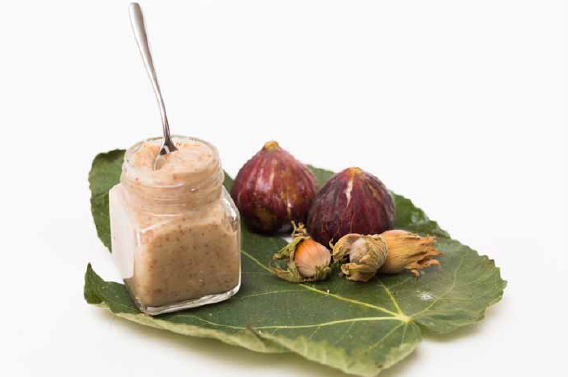 Marmellata di fichi e nocciole