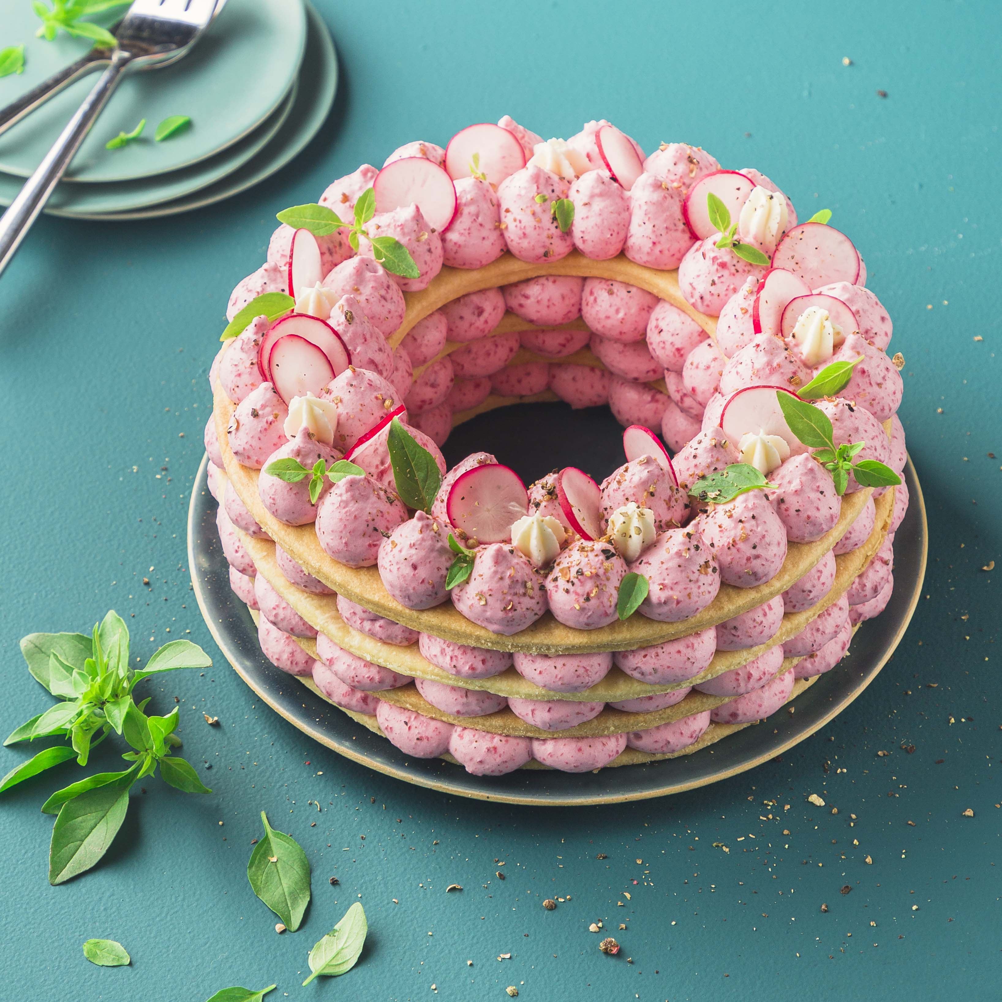 Torta salata a strati alla barbabietola