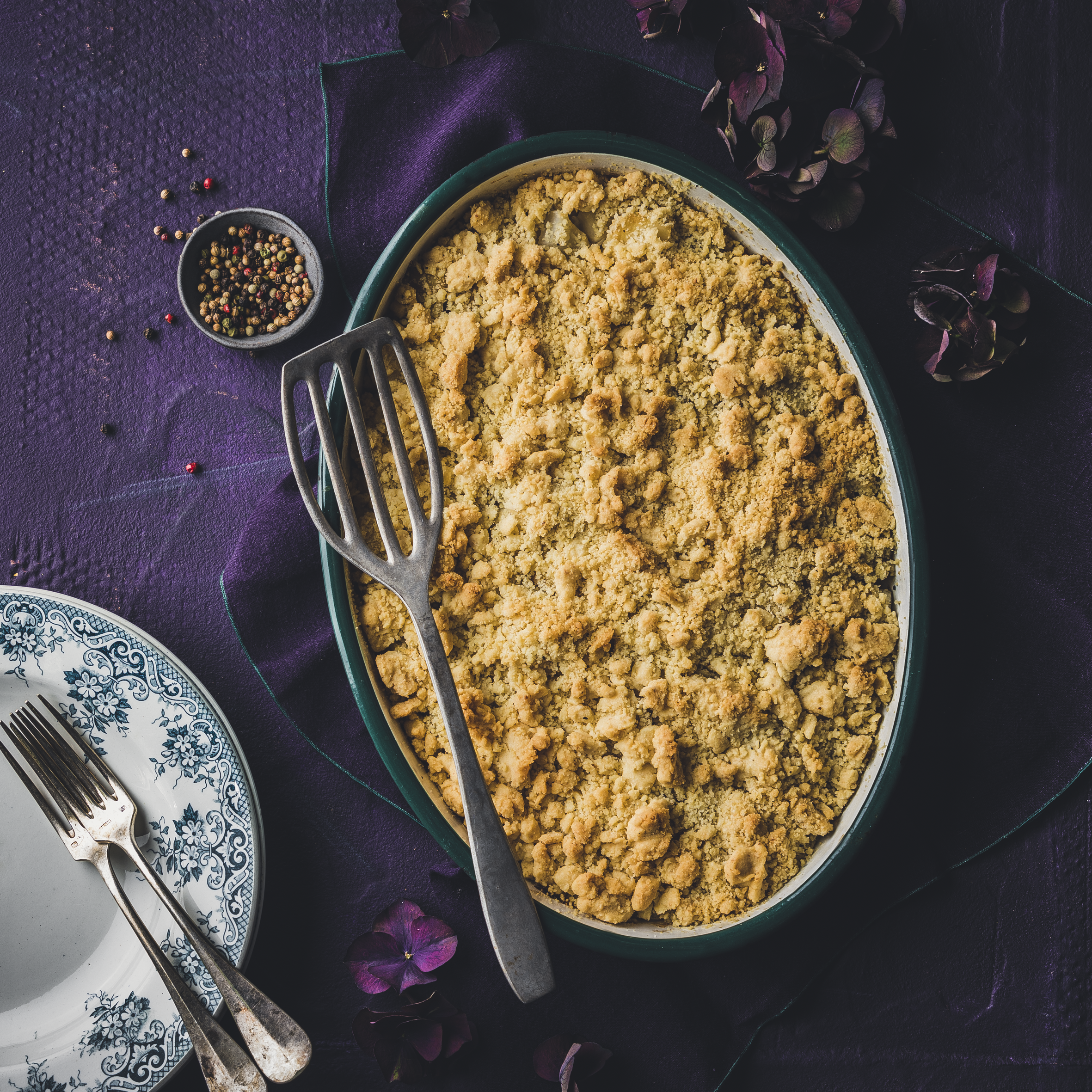 Crumble de rutabaga con avellanas