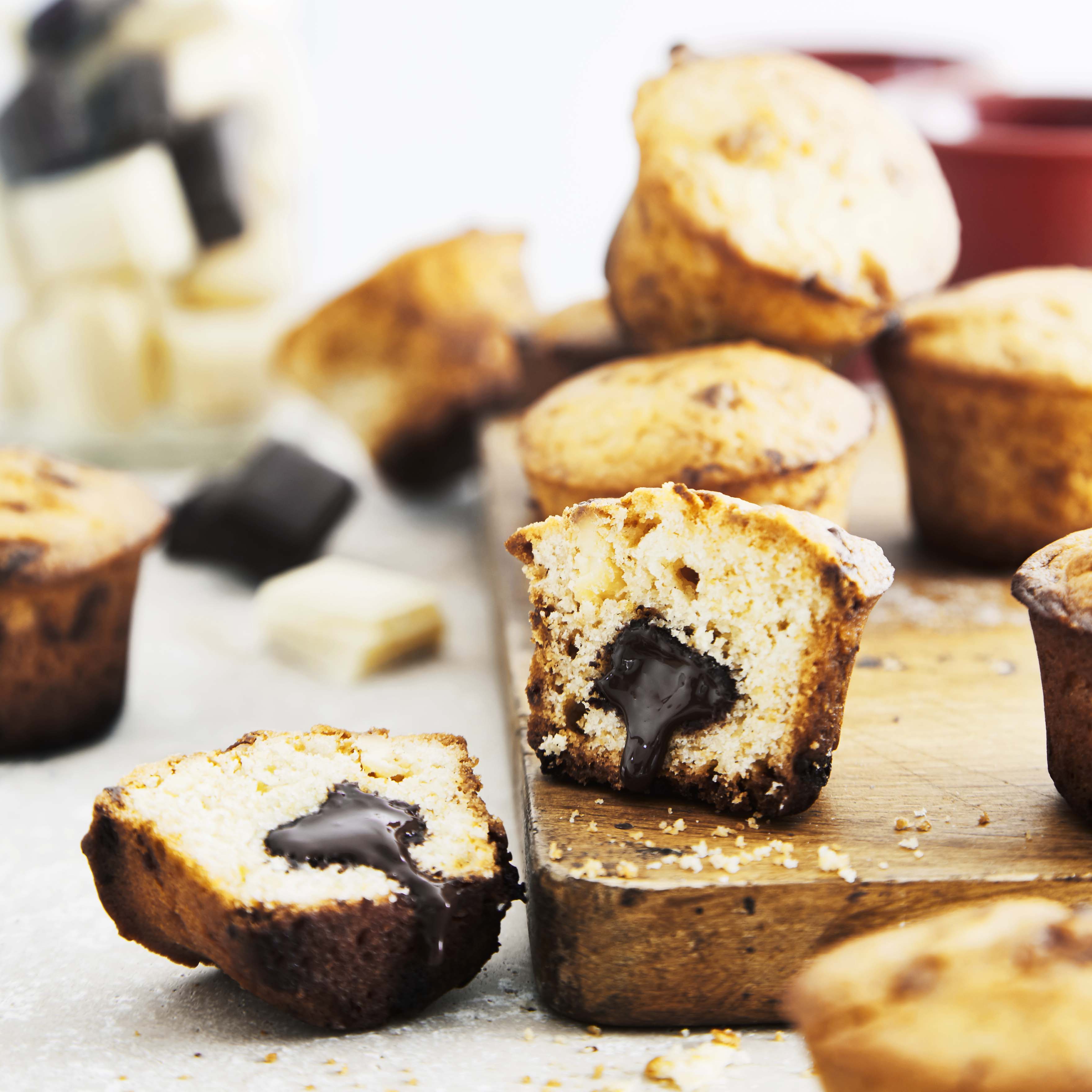 Cakejes met zachte witte chocolade en pure chocoladevulling