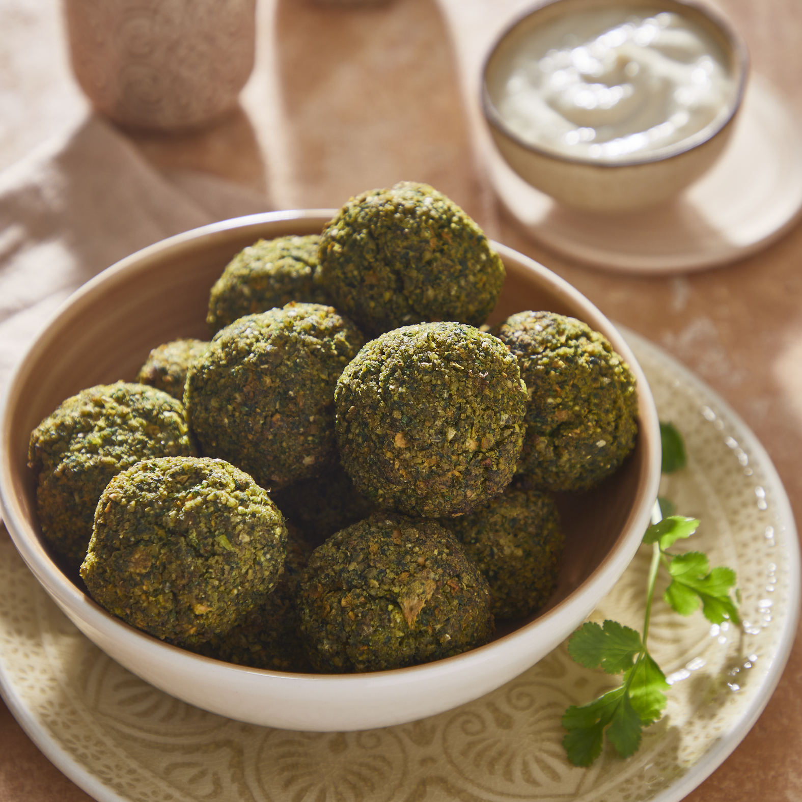 Wortel falafel met tahini saus