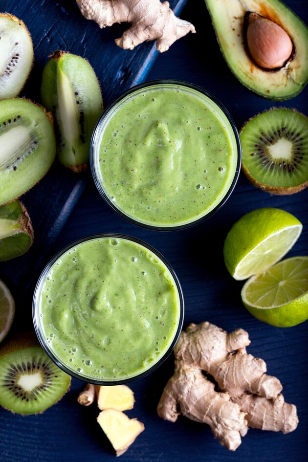Smoothie mit Avocado und Ingwer