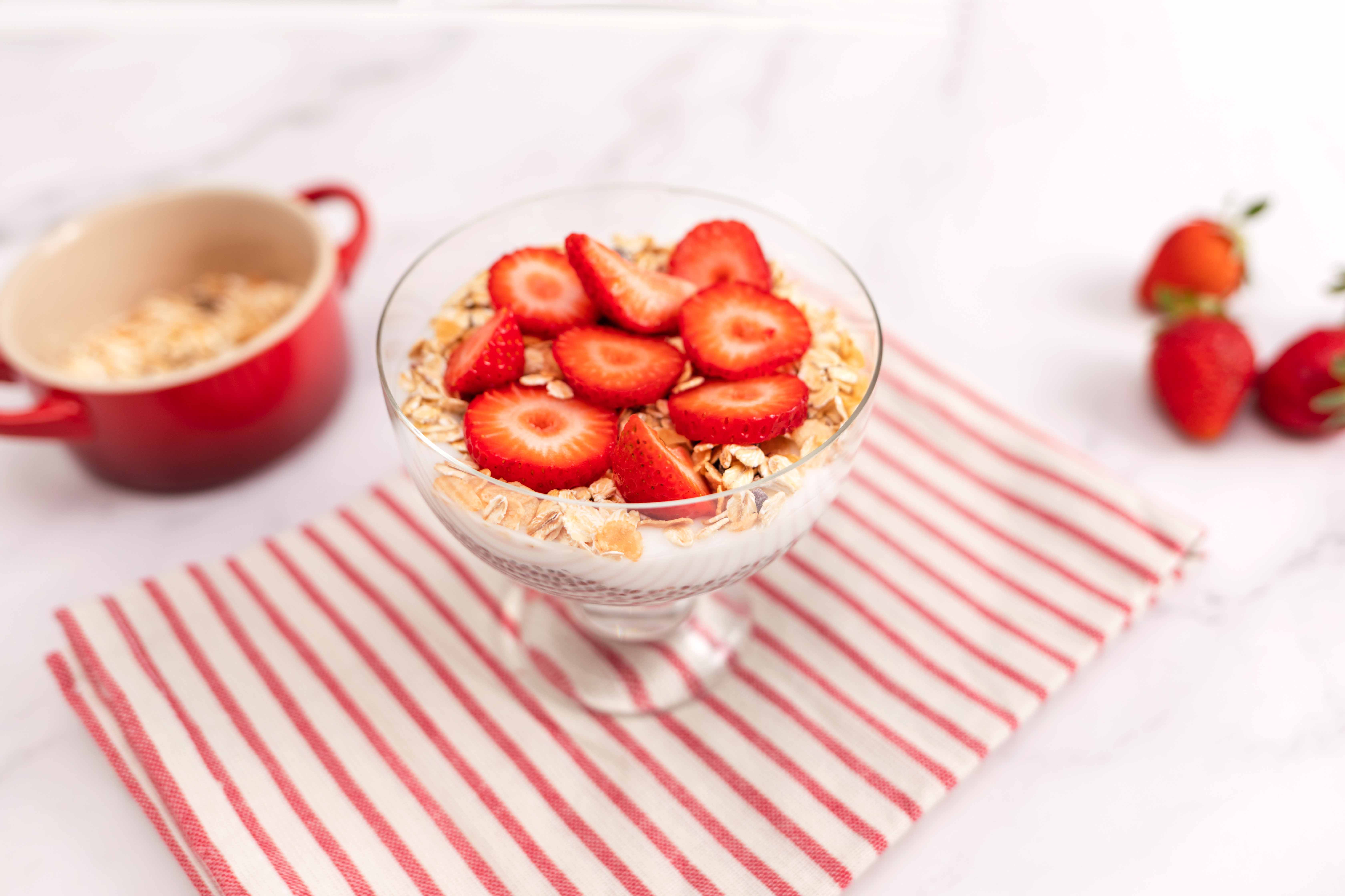 Crema de chía, vainilla y fresas