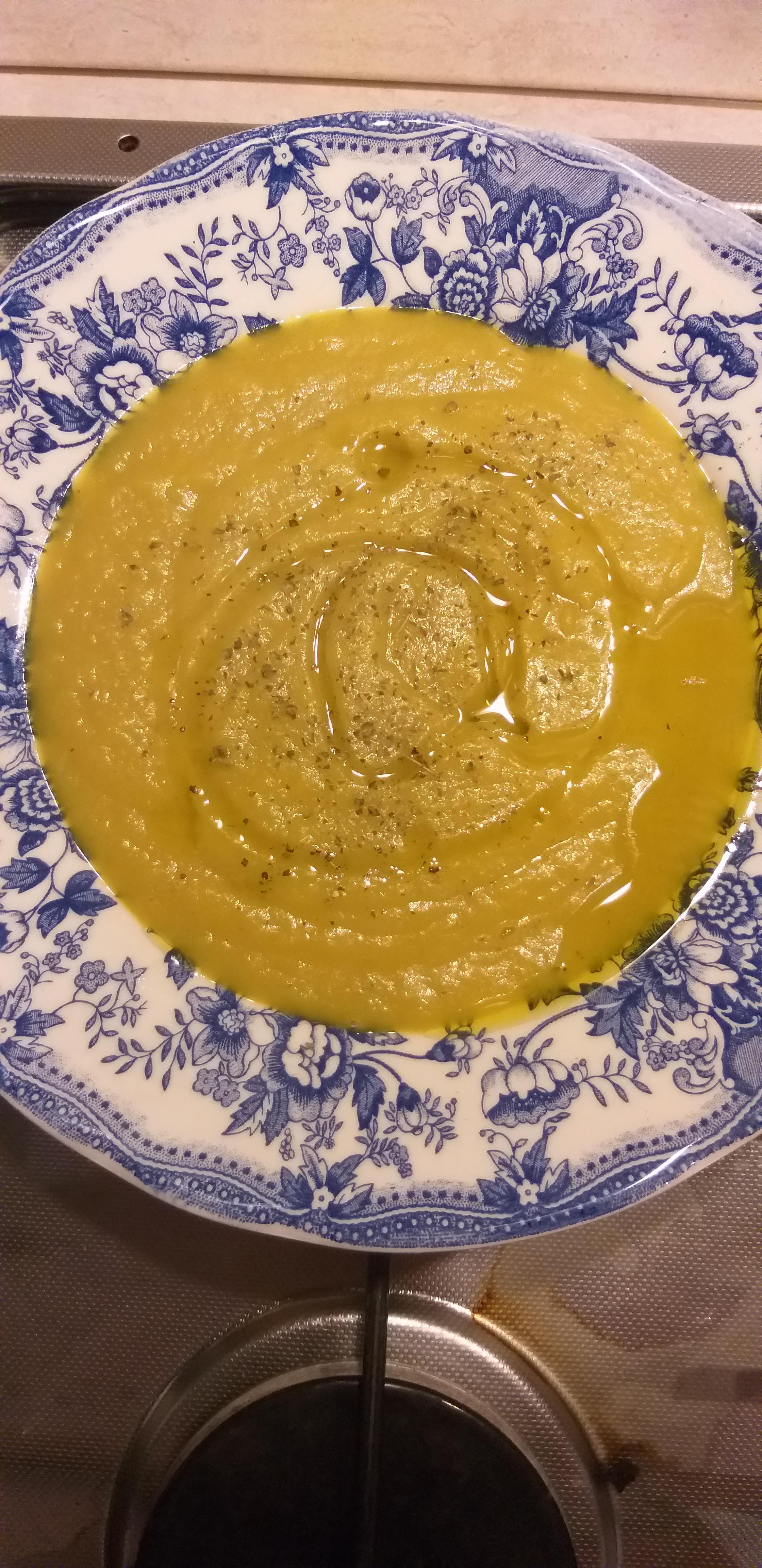 Zuppa di porri, patate e spezie