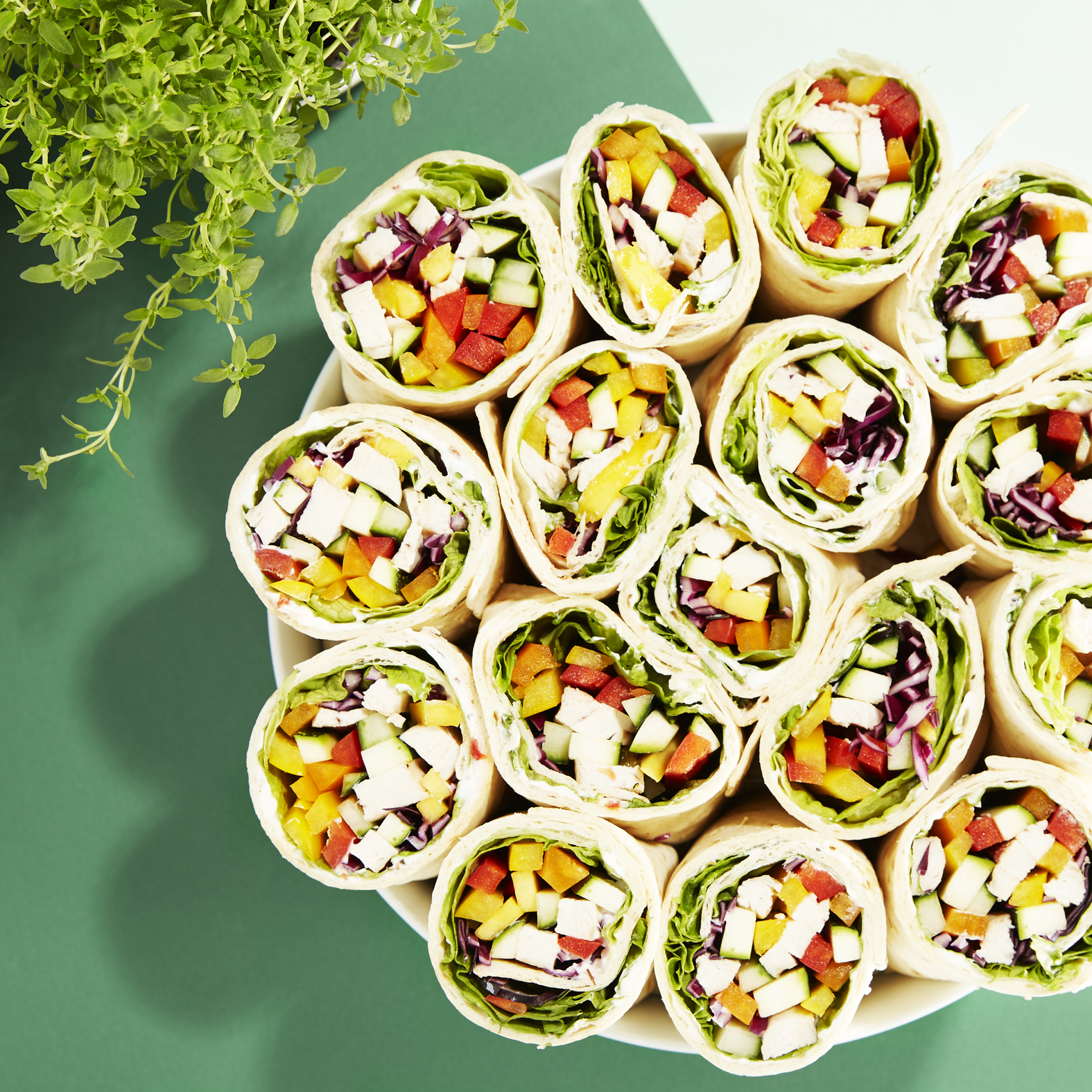 Wraps de frango grelhado arco-íris