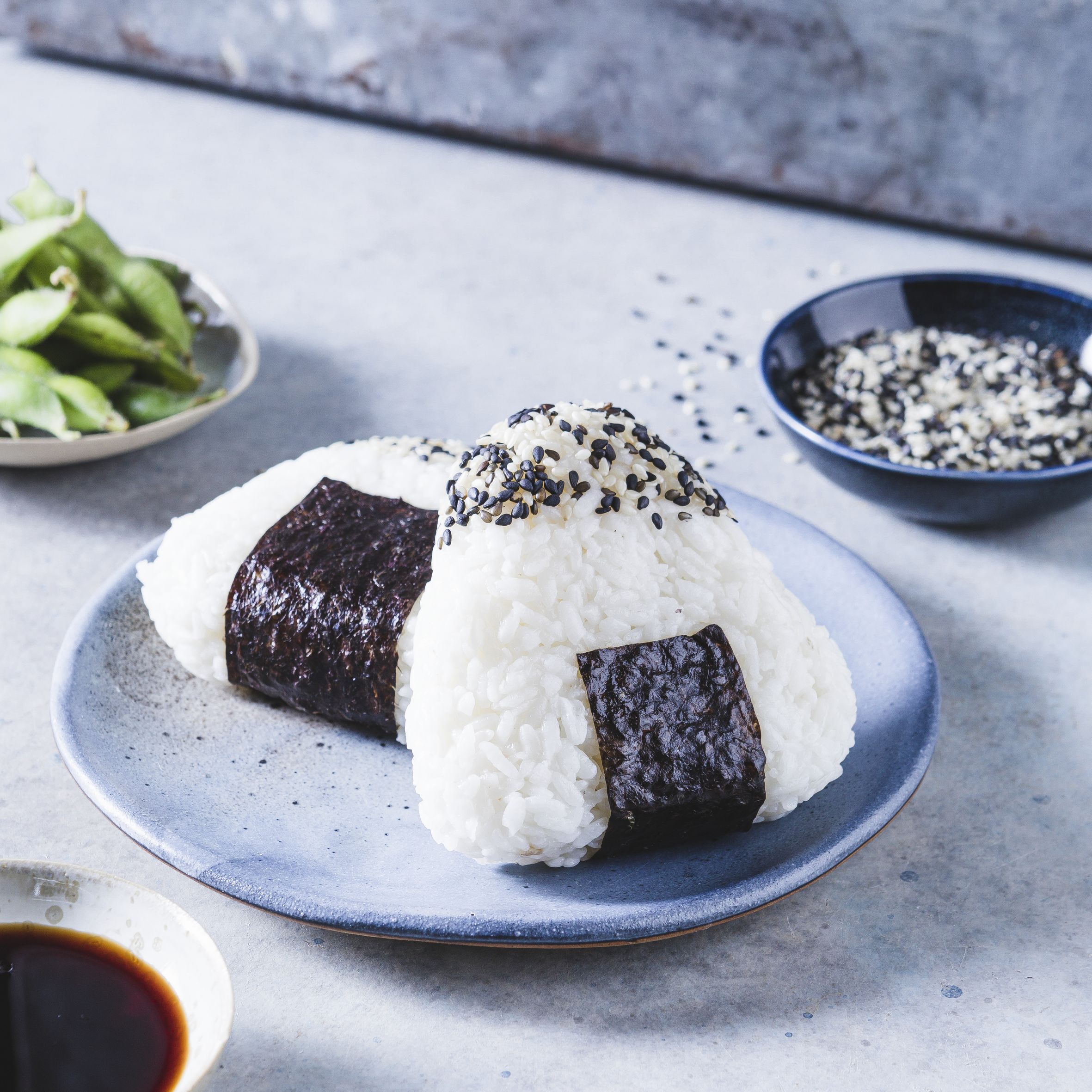 Onigiri de atún fácil