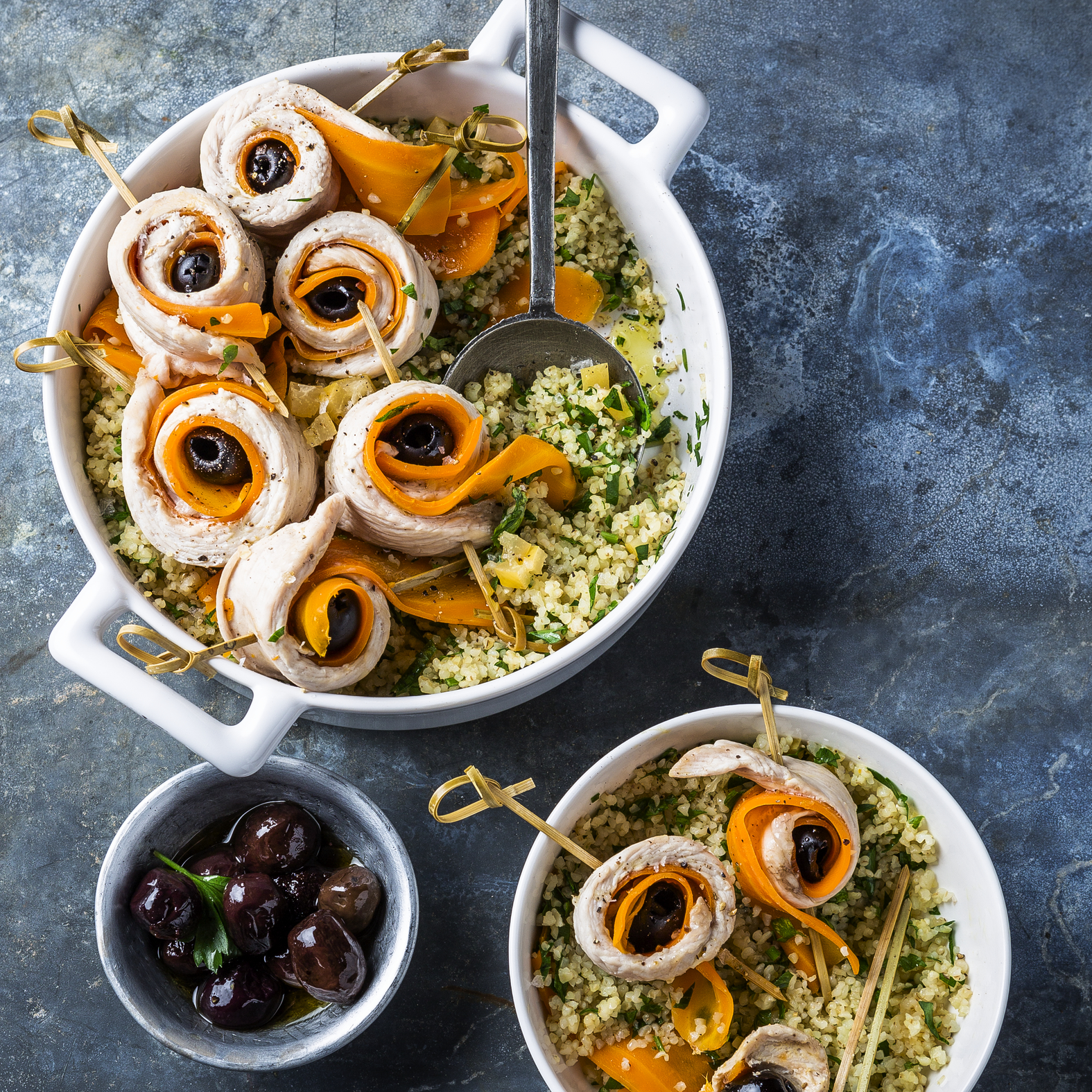 Spiedini di tacchino con carote e bulgur