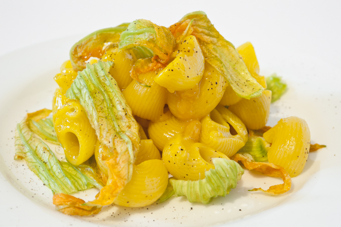 Pipe ai fiori di zucca e zafferano
