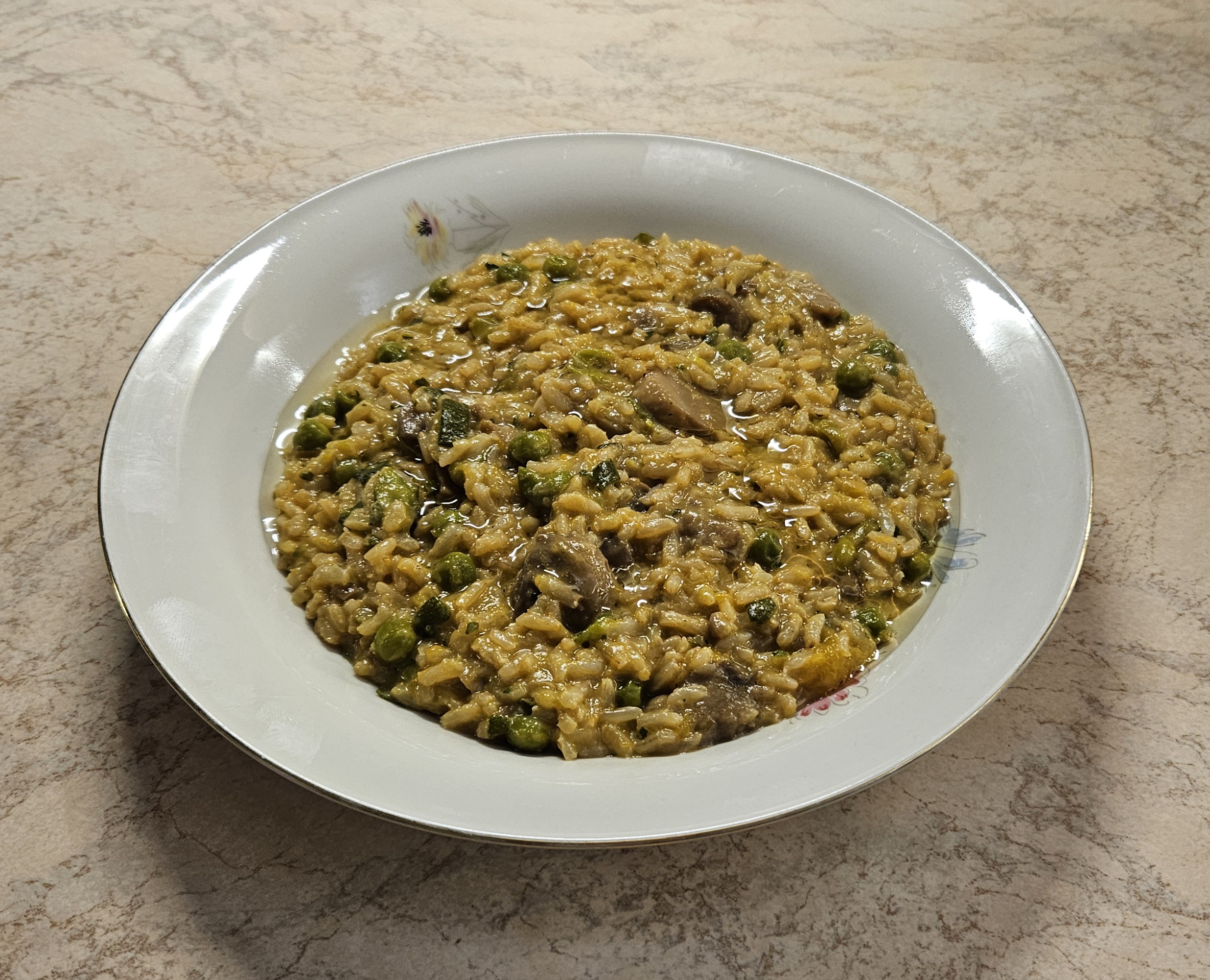 RISOTTO INTEGRALE CON VERDURE
