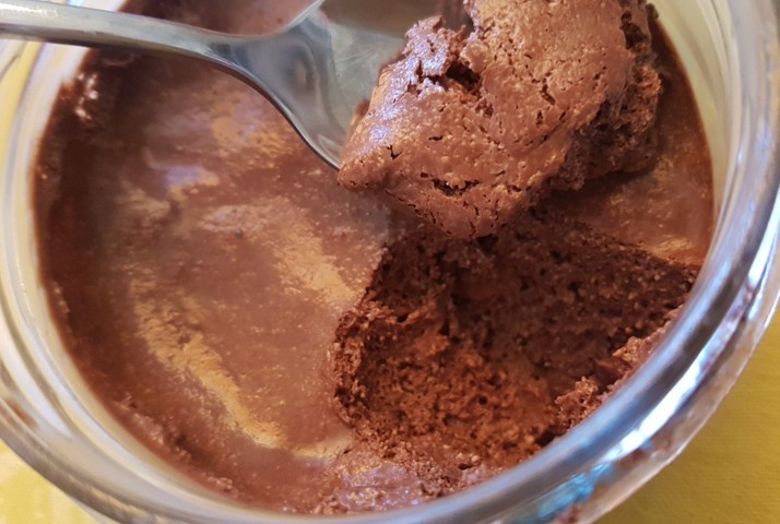 Mousse de chocolate ligera sin lácteos ni azúcar