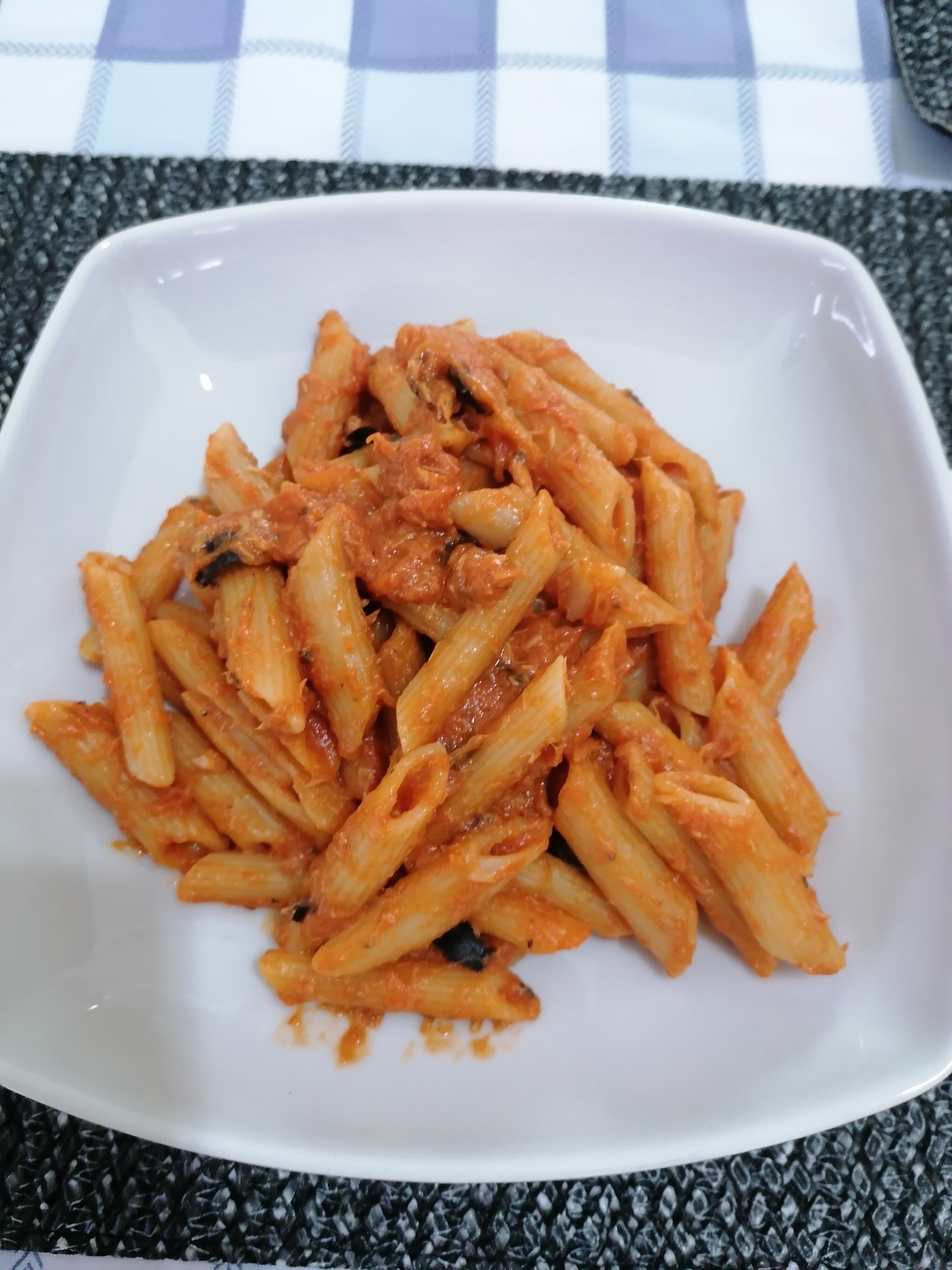 Pasta al tonno e origano