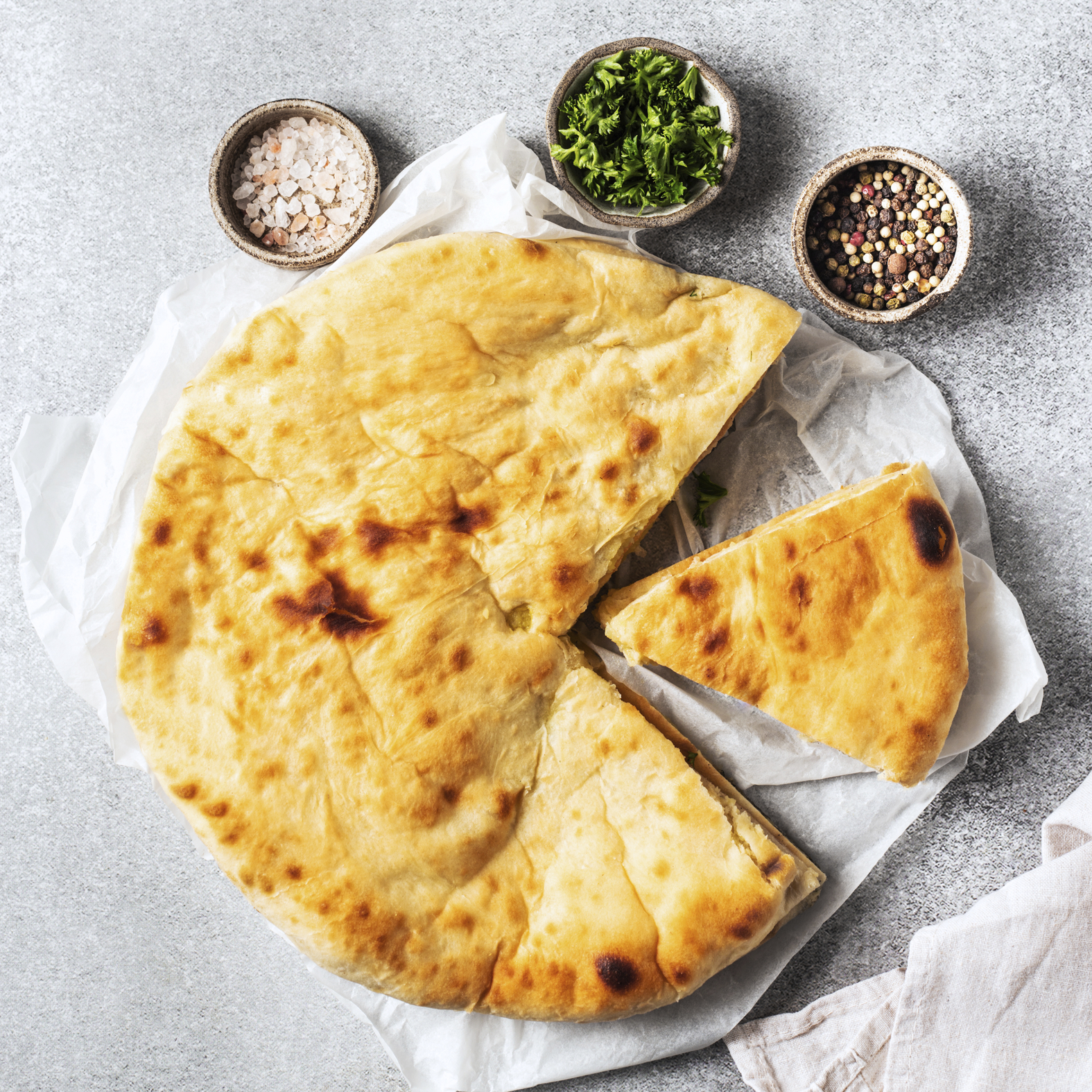 Ossetische Pastete mit Kartoffeln und Käse
