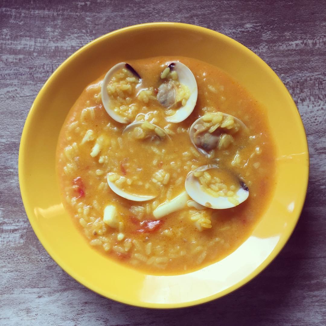 Arroz caldoso de sepia y almejas
