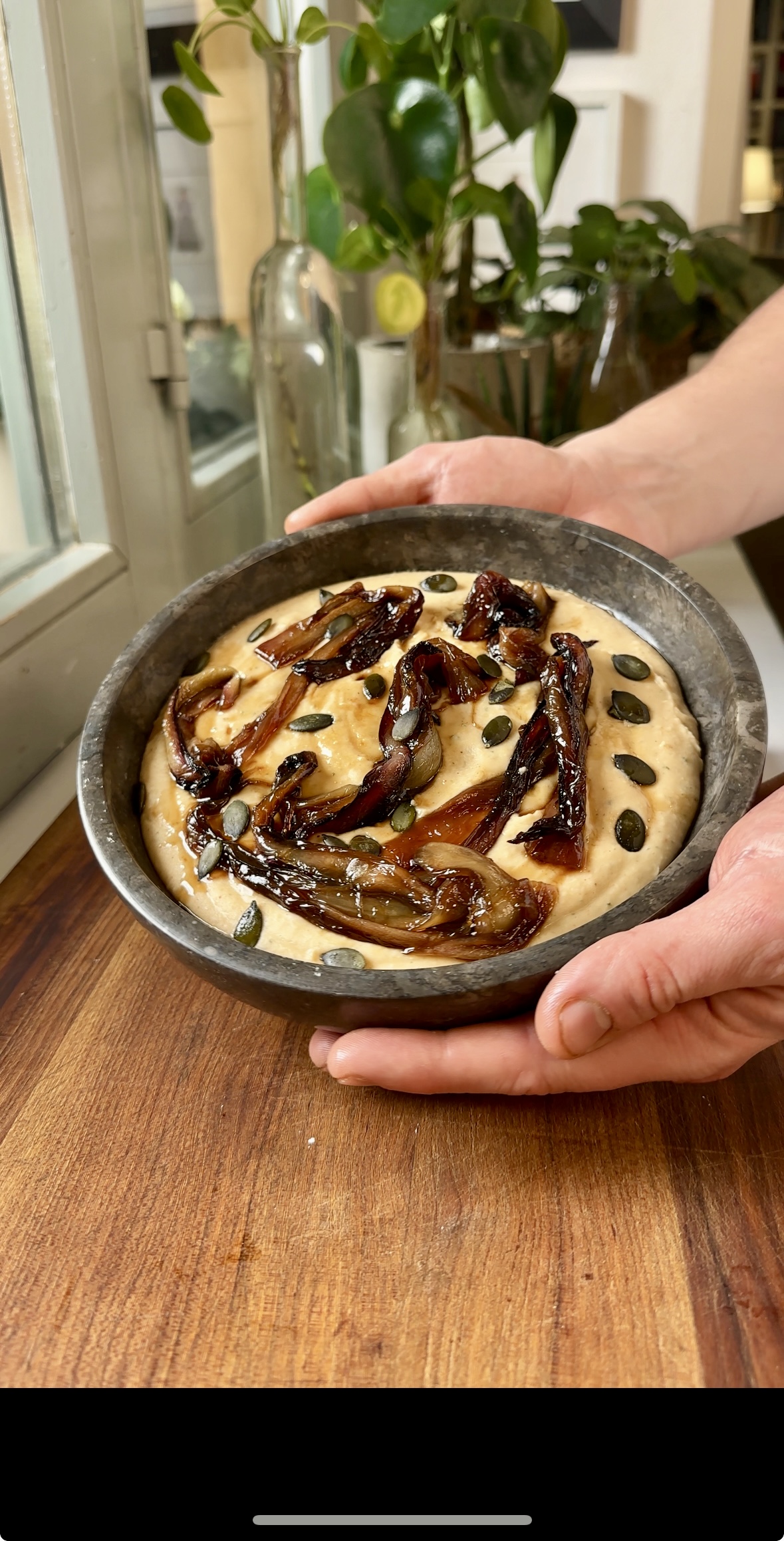 Crema di cannellini con radicchio caramellato e schiacciatine alle erbe (di Tirmagno)