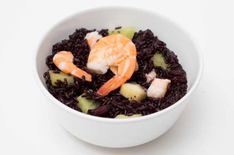 Riso Venere con kiwi e scampi