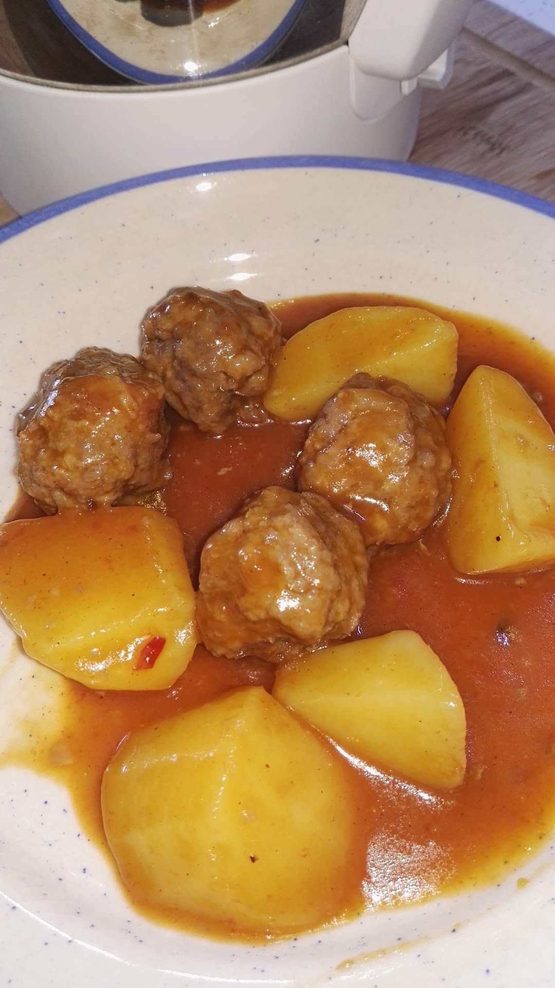 ALBÓNDIGAS CON SALSA BARBACOA